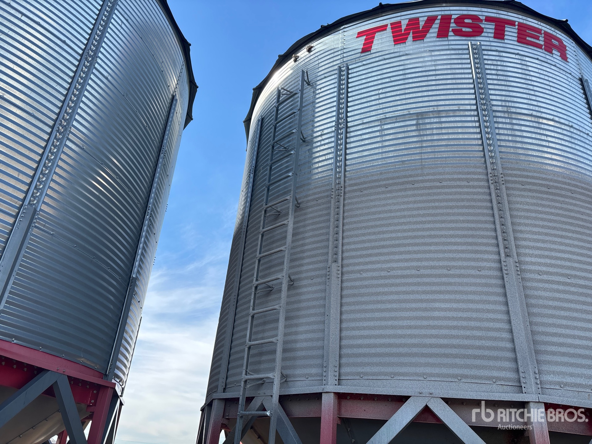 Twister +/- 4650 BU 5 RING HOPPER