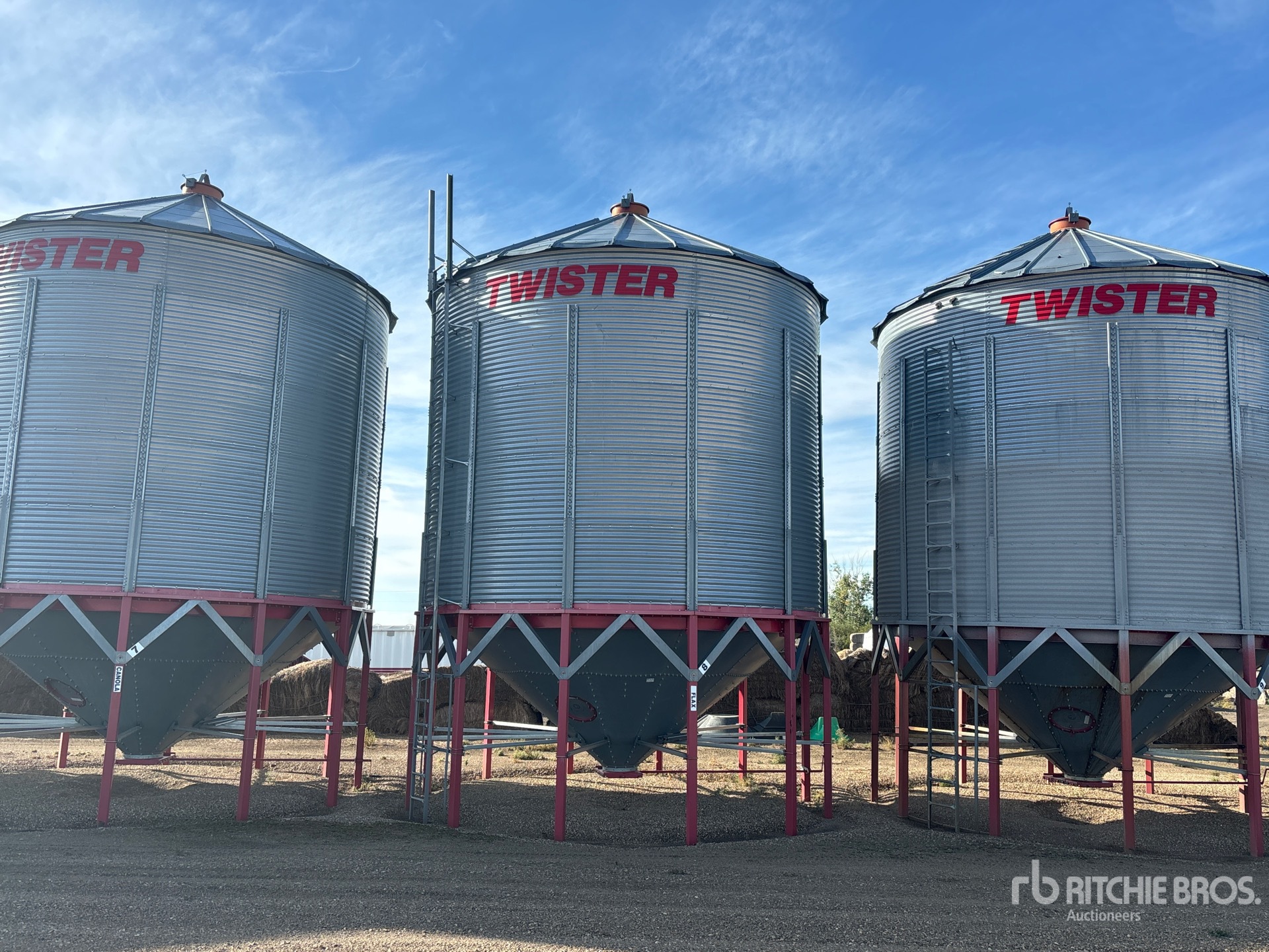 Photo of Twister +/- 4650 bu 5 Ring Hopper