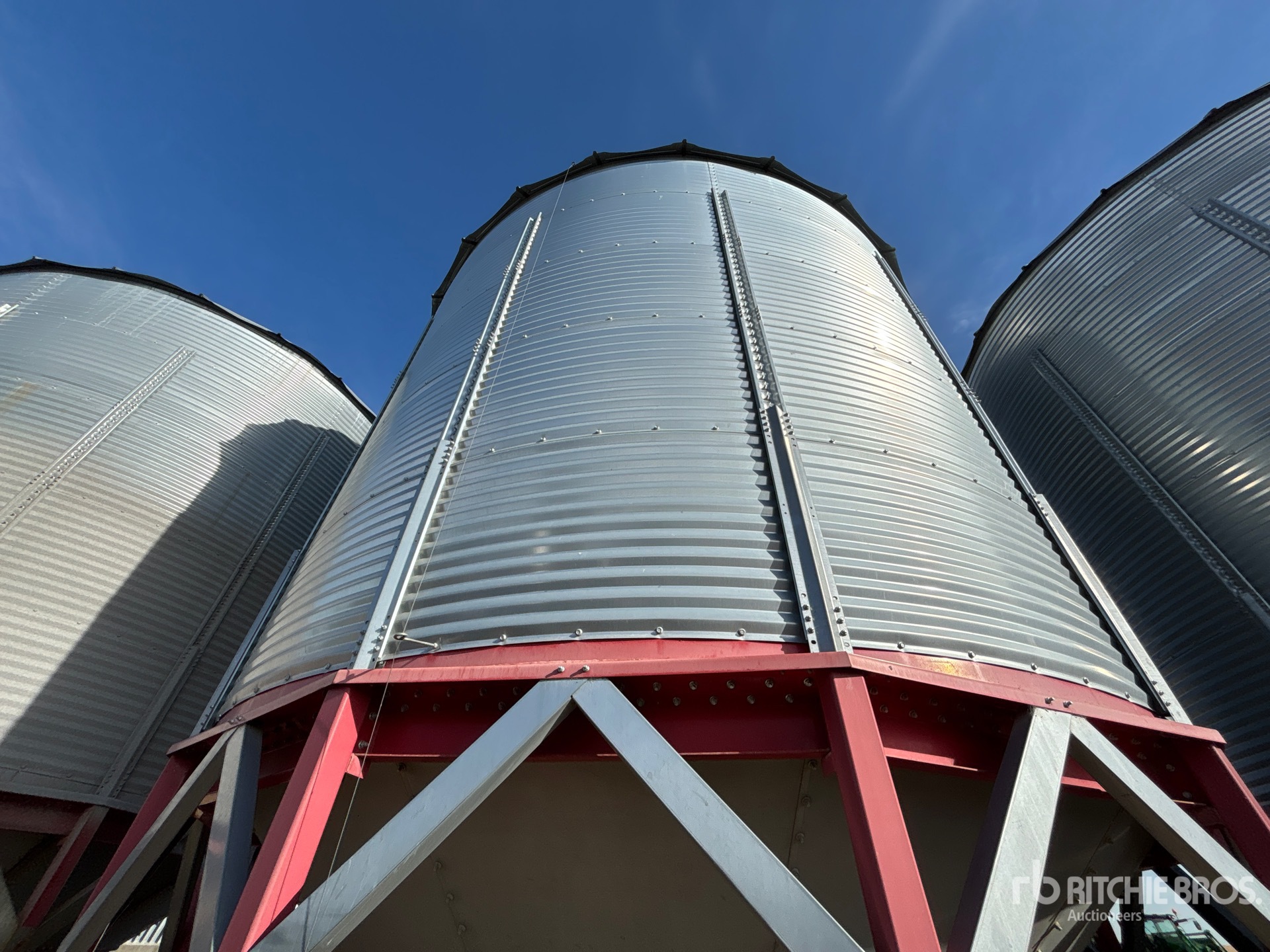 Twister +/- 4650 bu 5 Ring Hopper