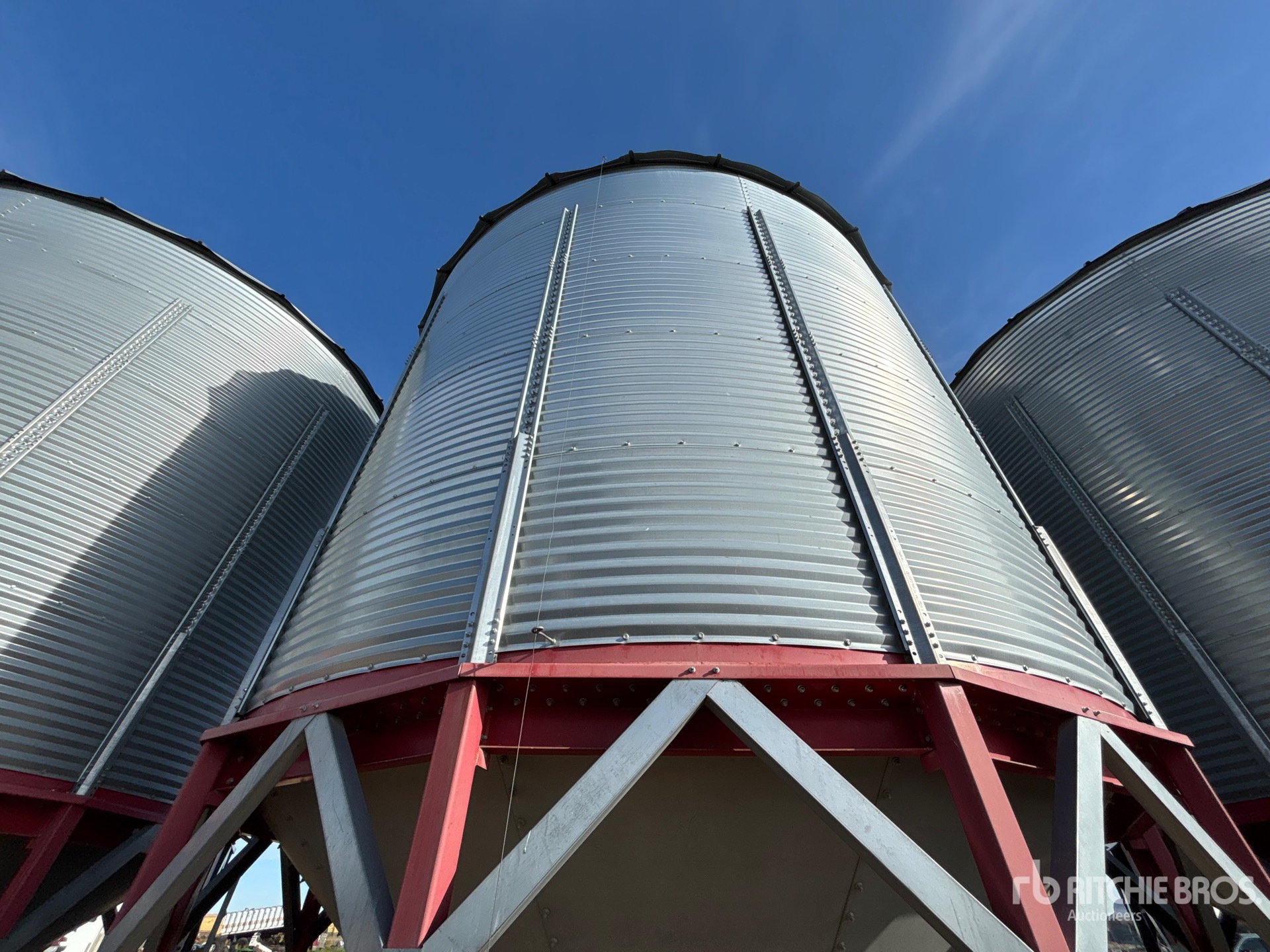 Twister +/- 4650 bu 5 Ring Hopper