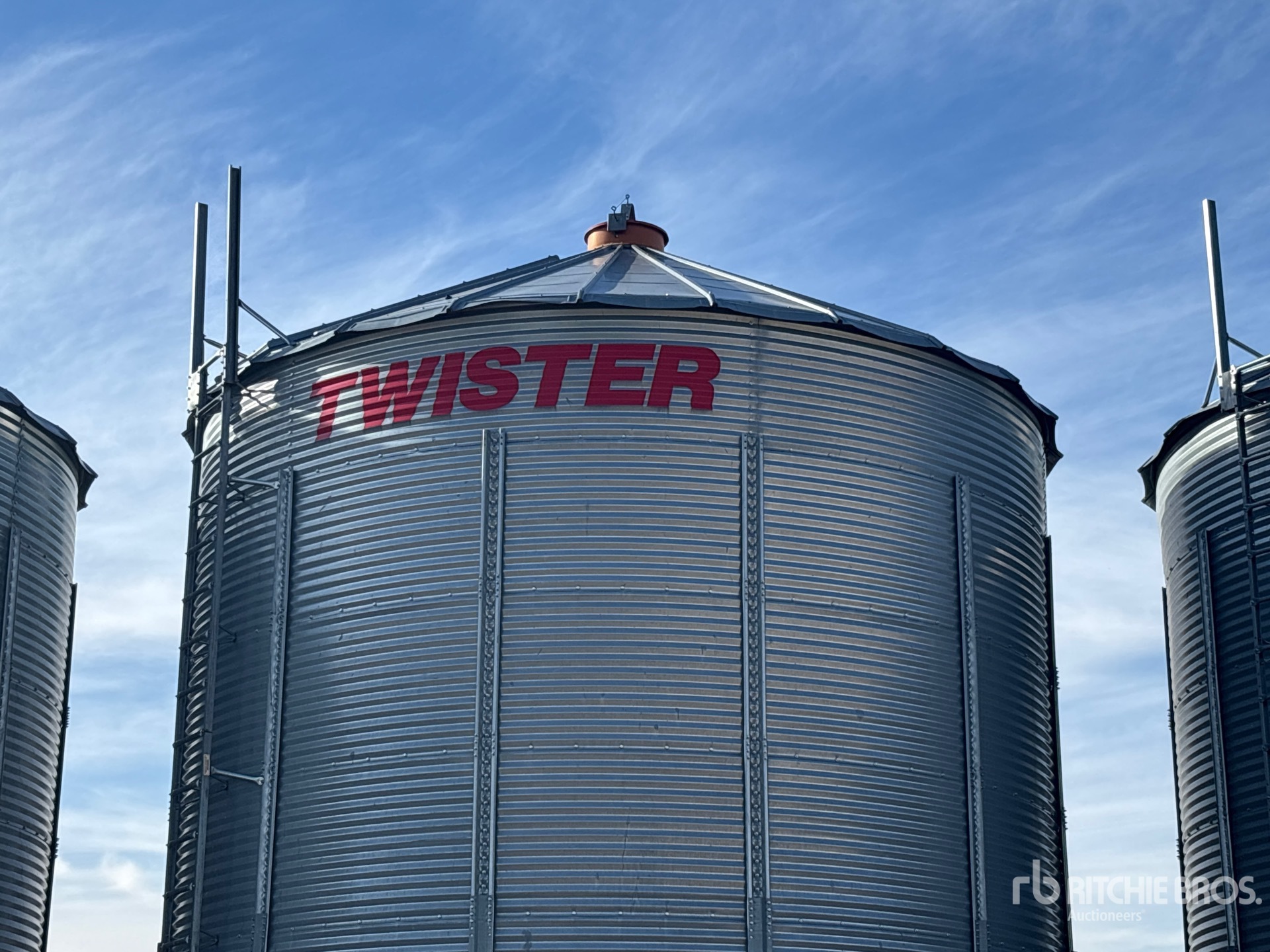 Twister +/- 4650 bu 5 Ring Hopper