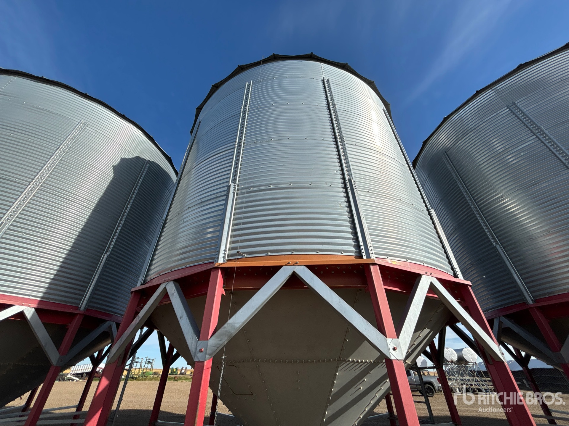 Twister +/- 4650 bu 5 Ring Hopper
