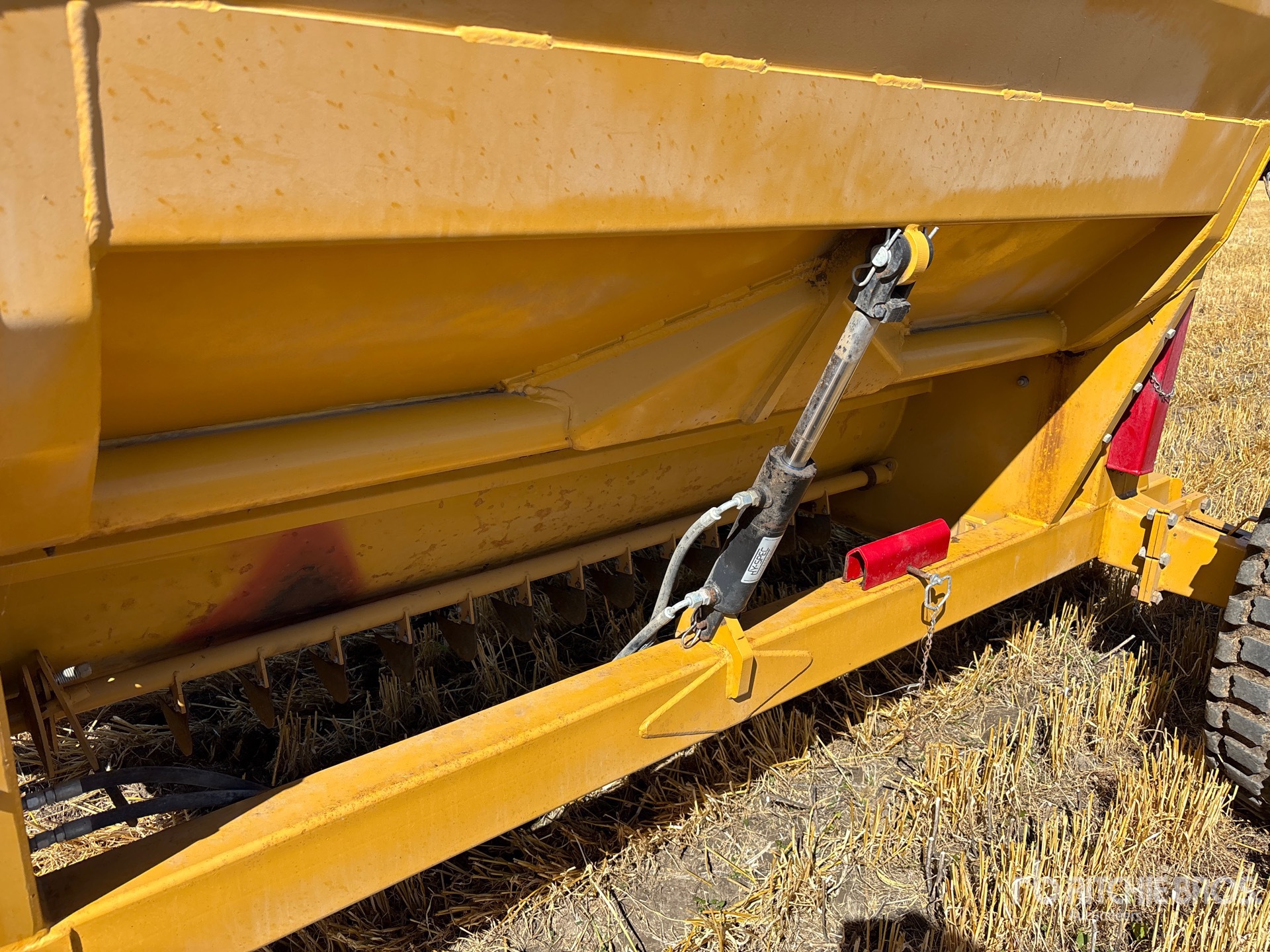 2018 Bale King 8200