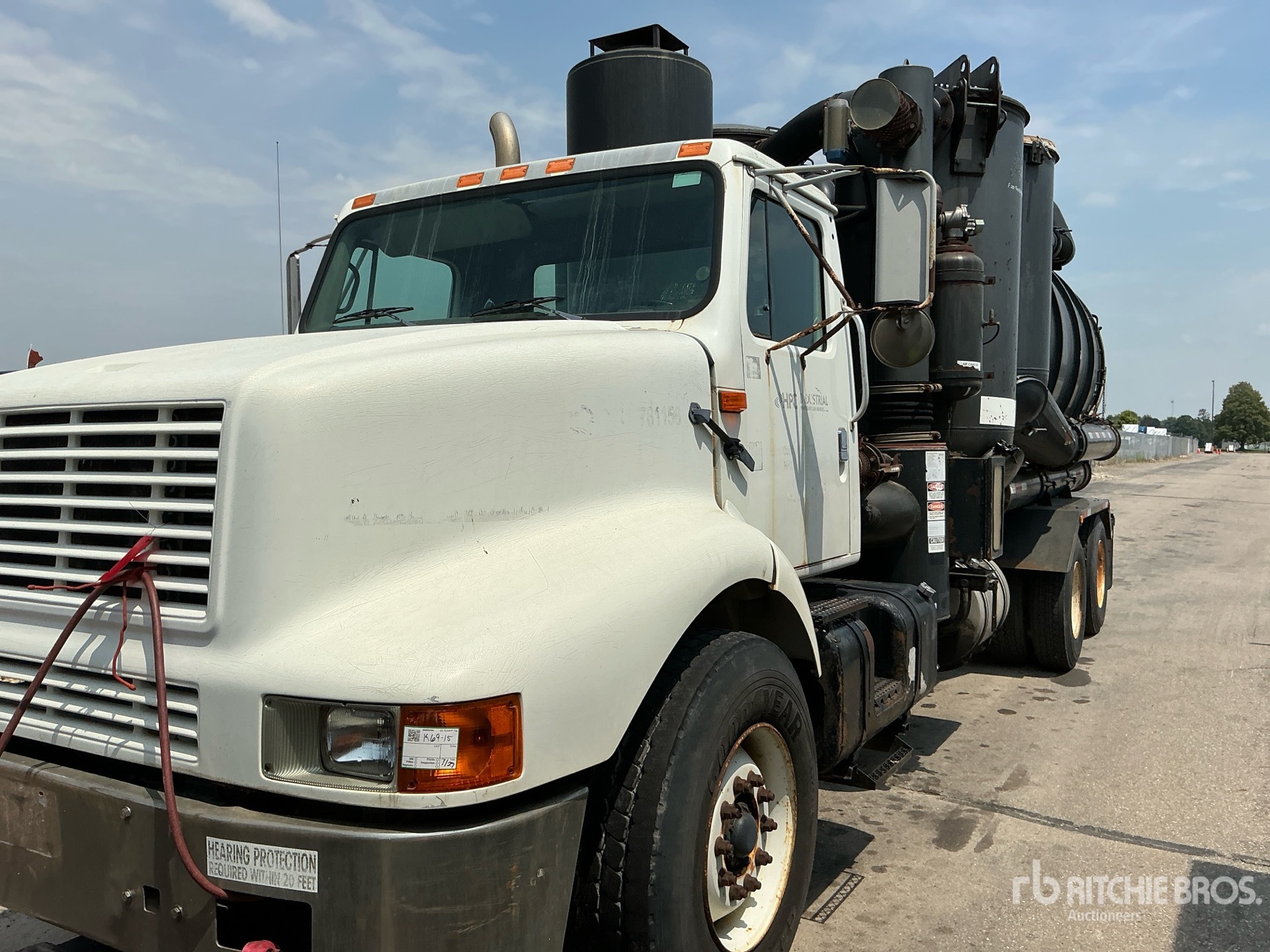 2002 International 2674