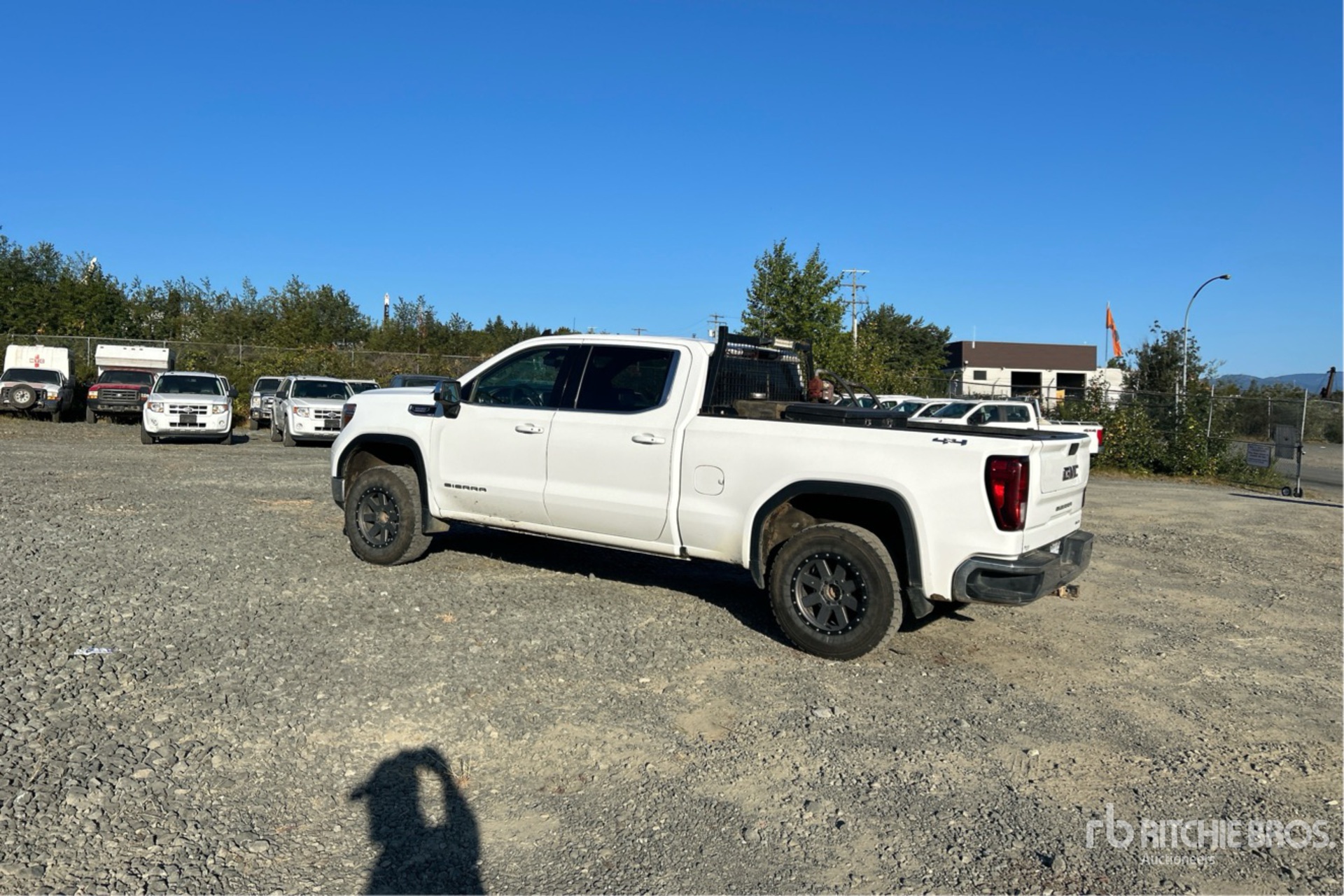General Appearance with Picture, Left Rear Corner