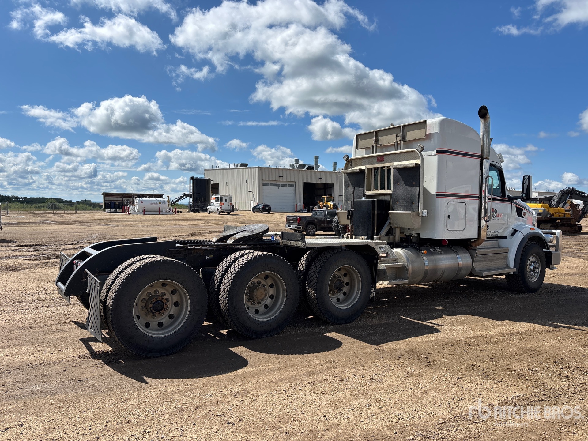2023 Peterbilt 567