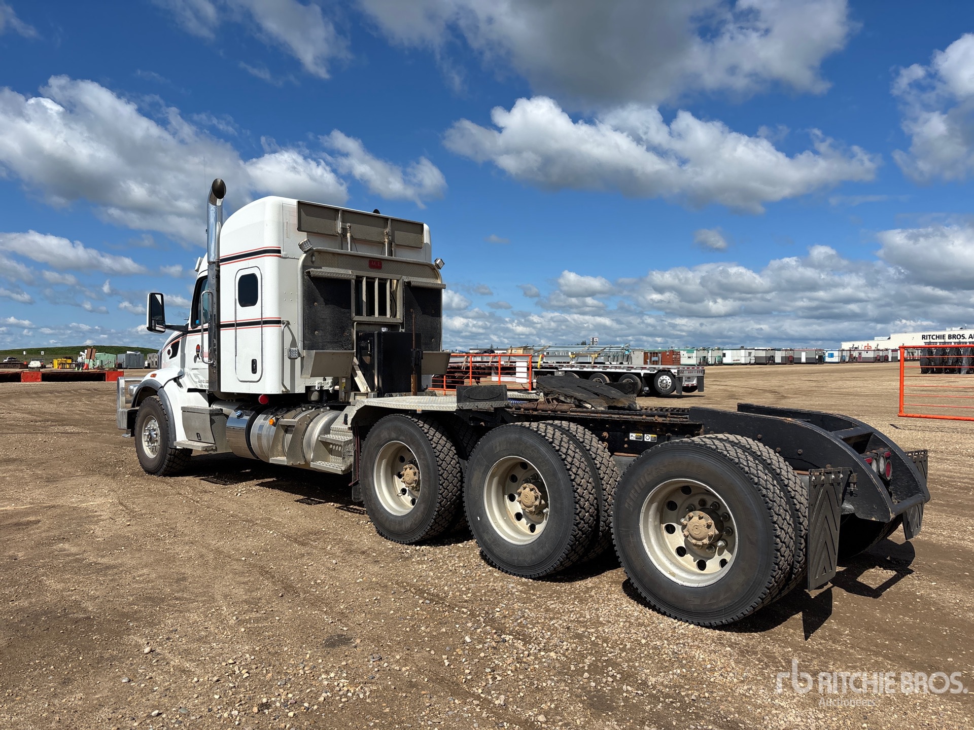2023 Peterbilt 567