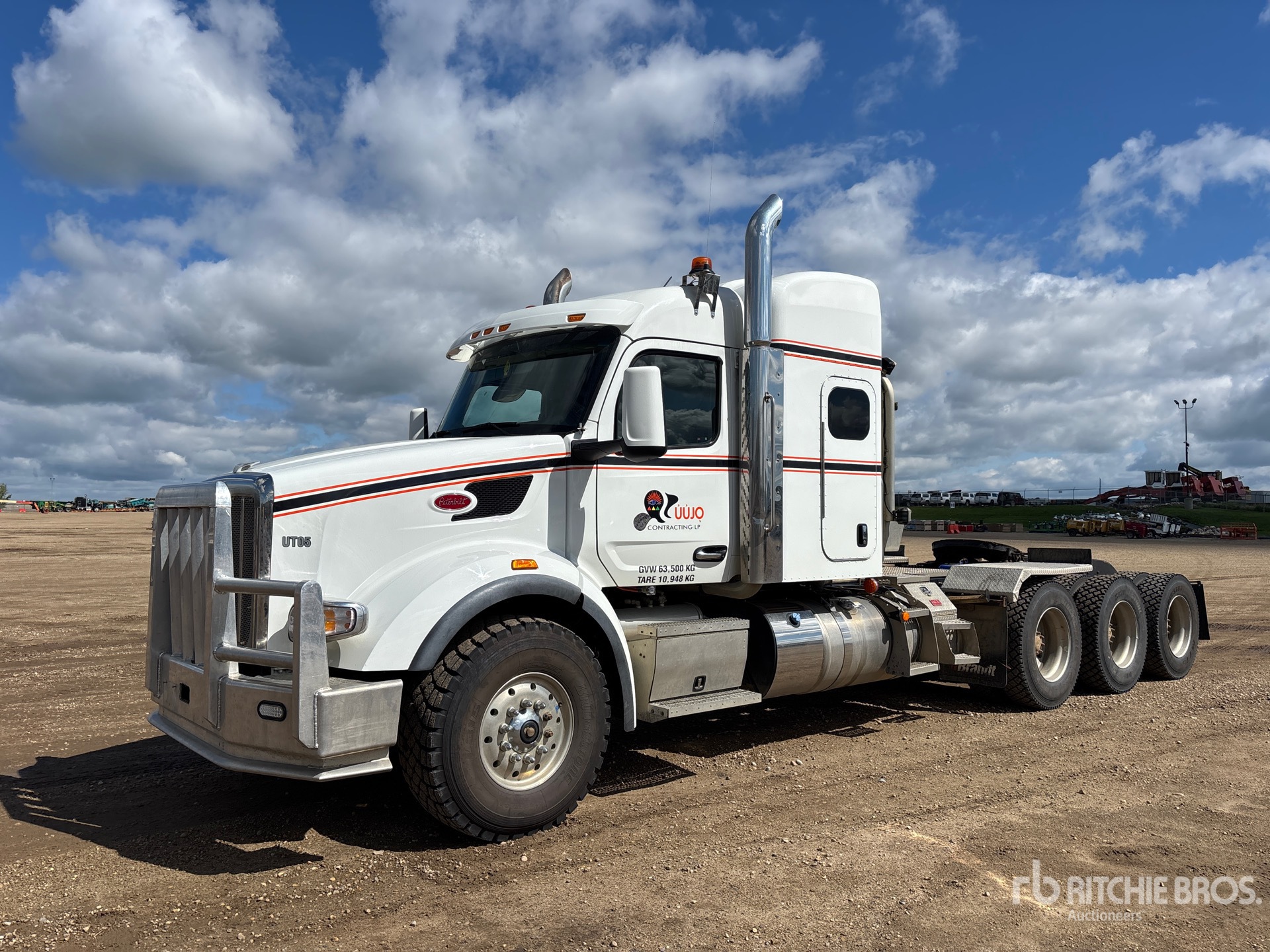 Photo of a 2023 Peterbilt 567