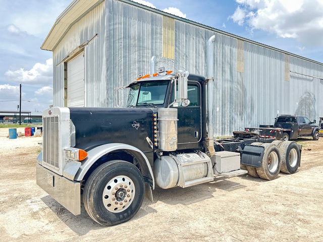 2006 Peterbilt 379 6x4 T/A Day Cab Truck Tractor