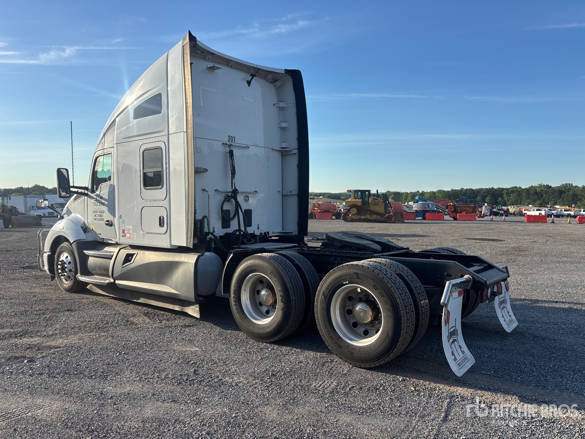 General Appearance with Picture, Left Rear Corner