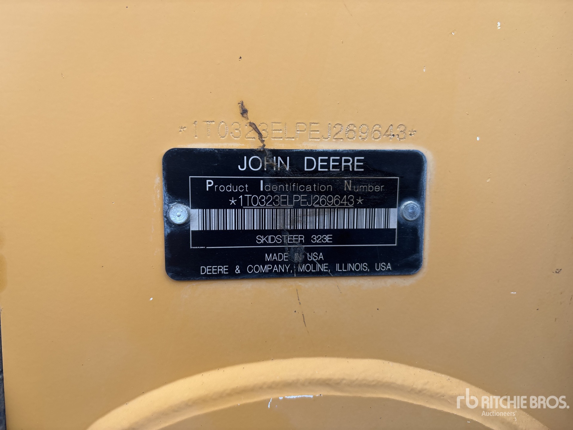Photo of a 2015 John Deere 323E