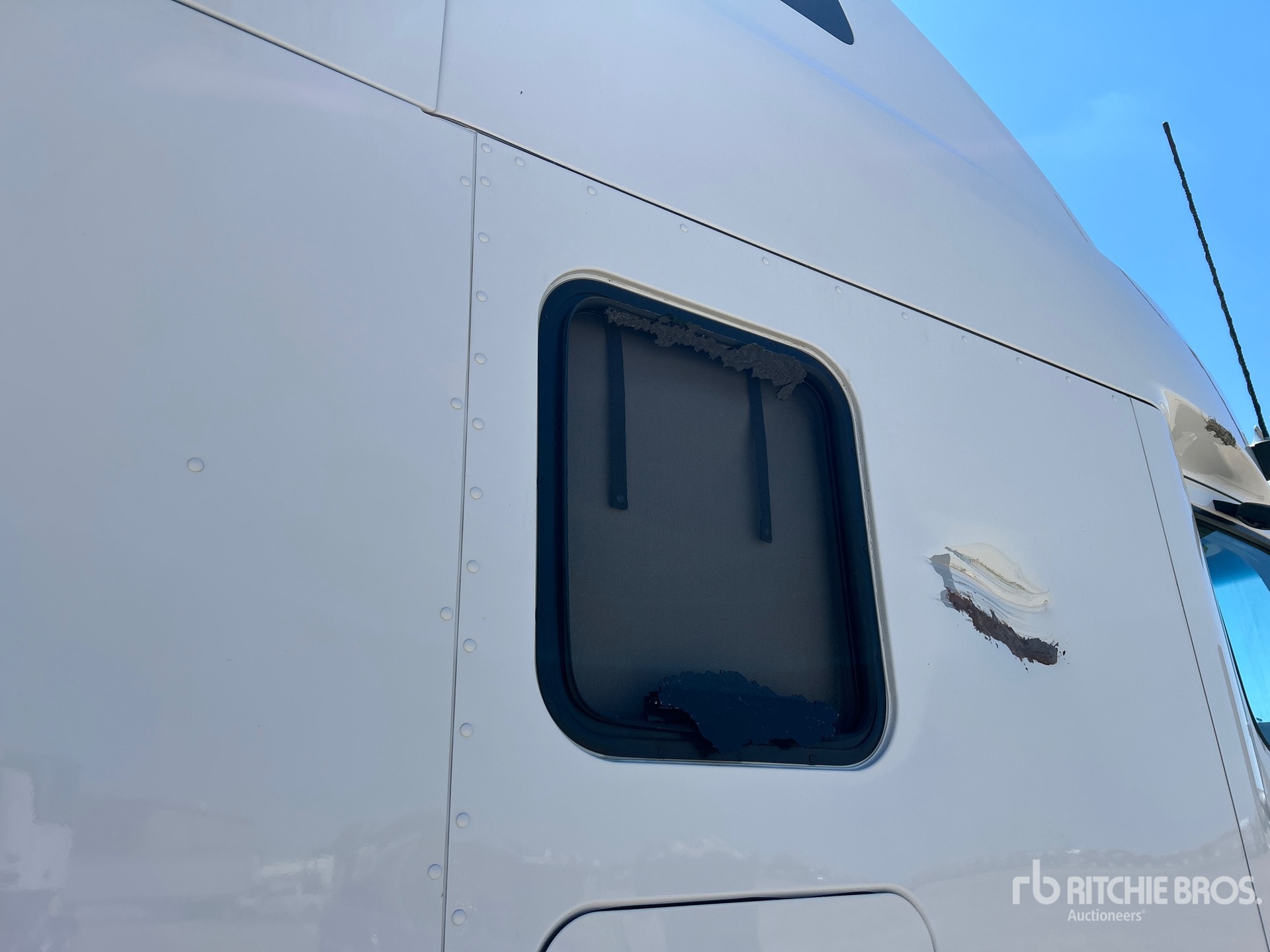 2023 Peterbilt 579