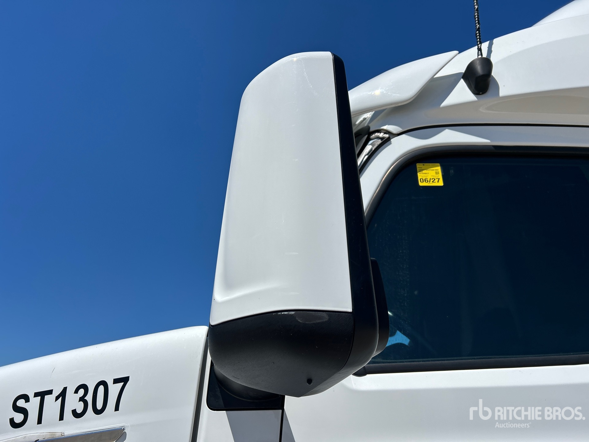 2023 Peterbilt 579