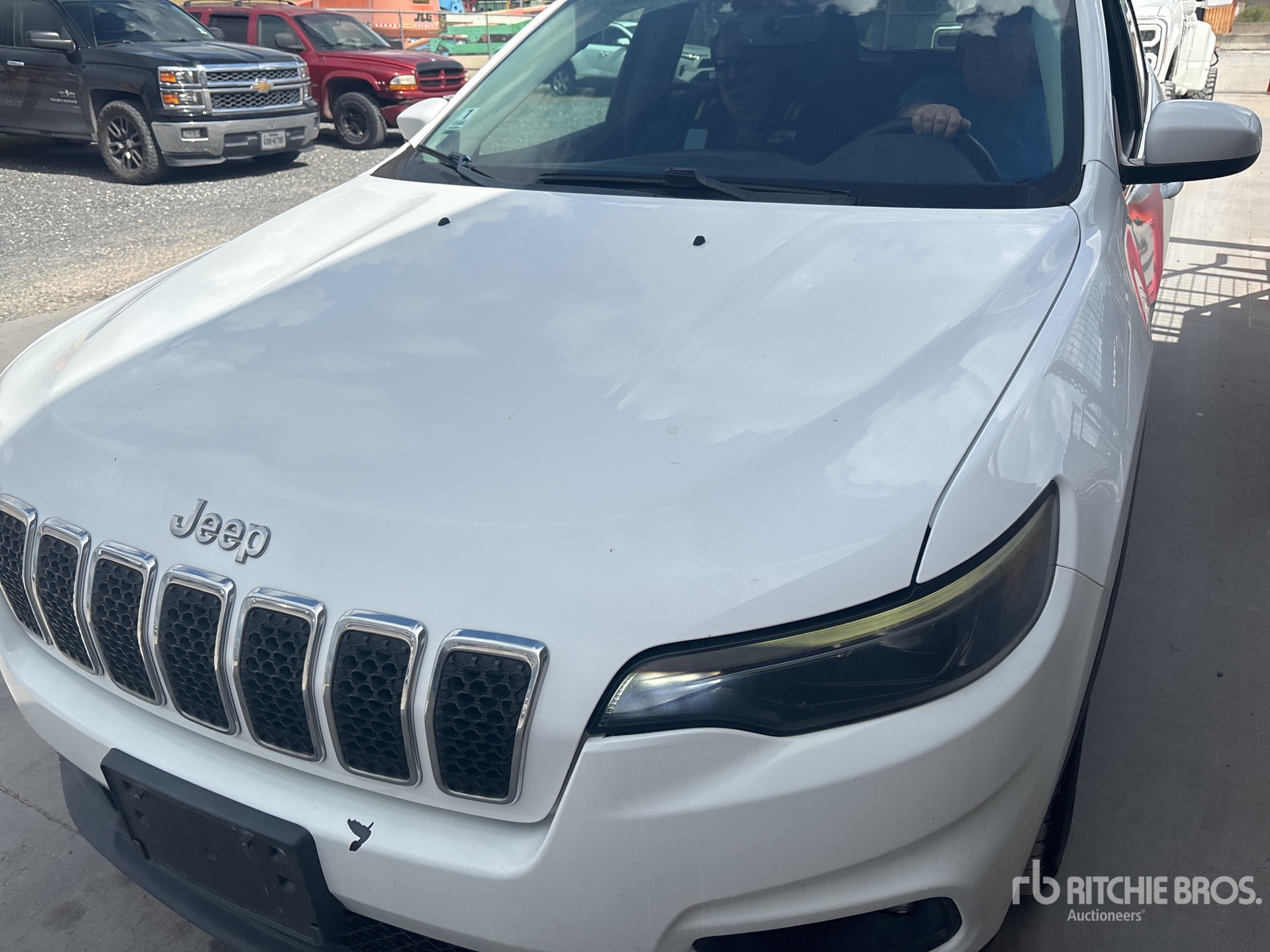 2019 Jeep CHEROKEE LATITU