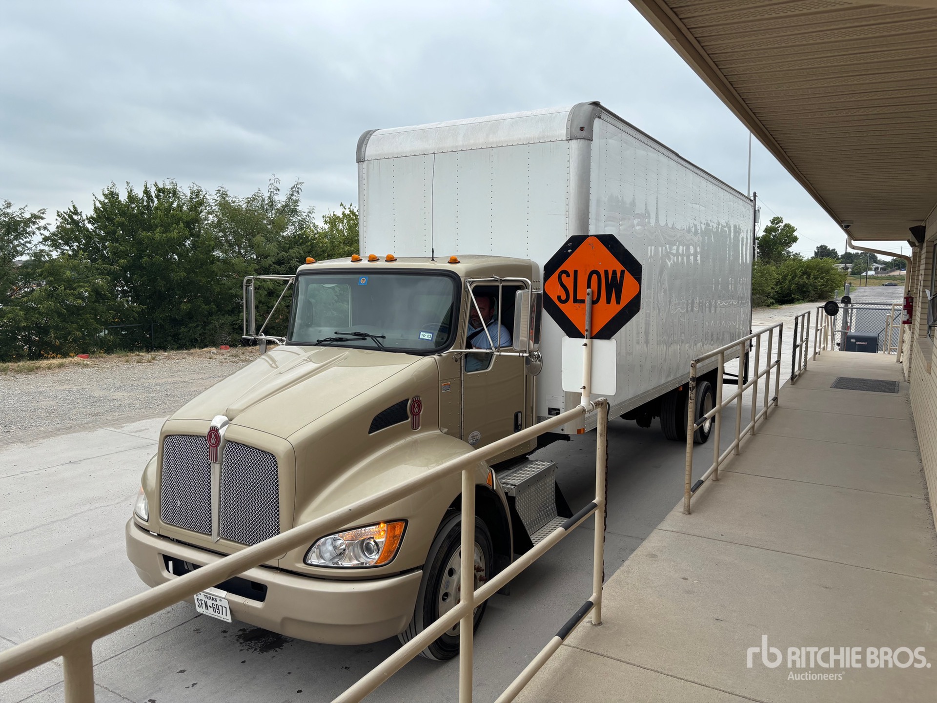 2017 Kenworth T270