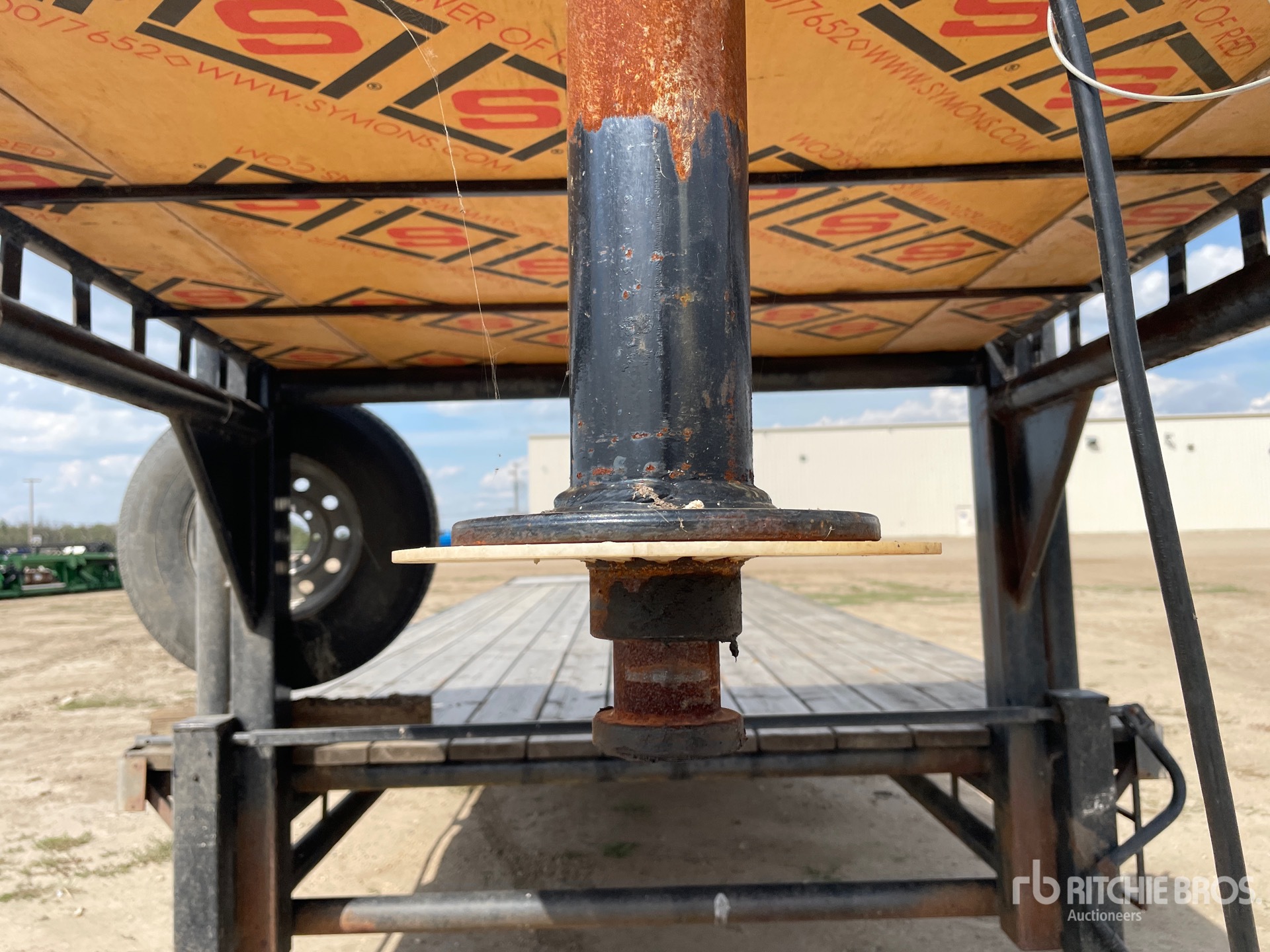 2024 Monarch 34 FT T/A GOOSENECK
