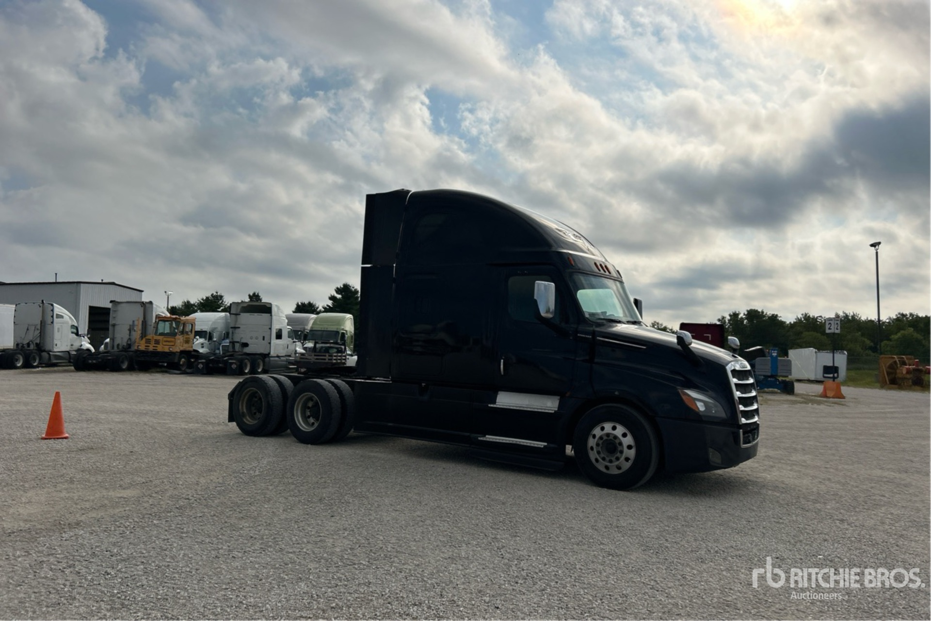 2018 Freightliner CASCADIA 126