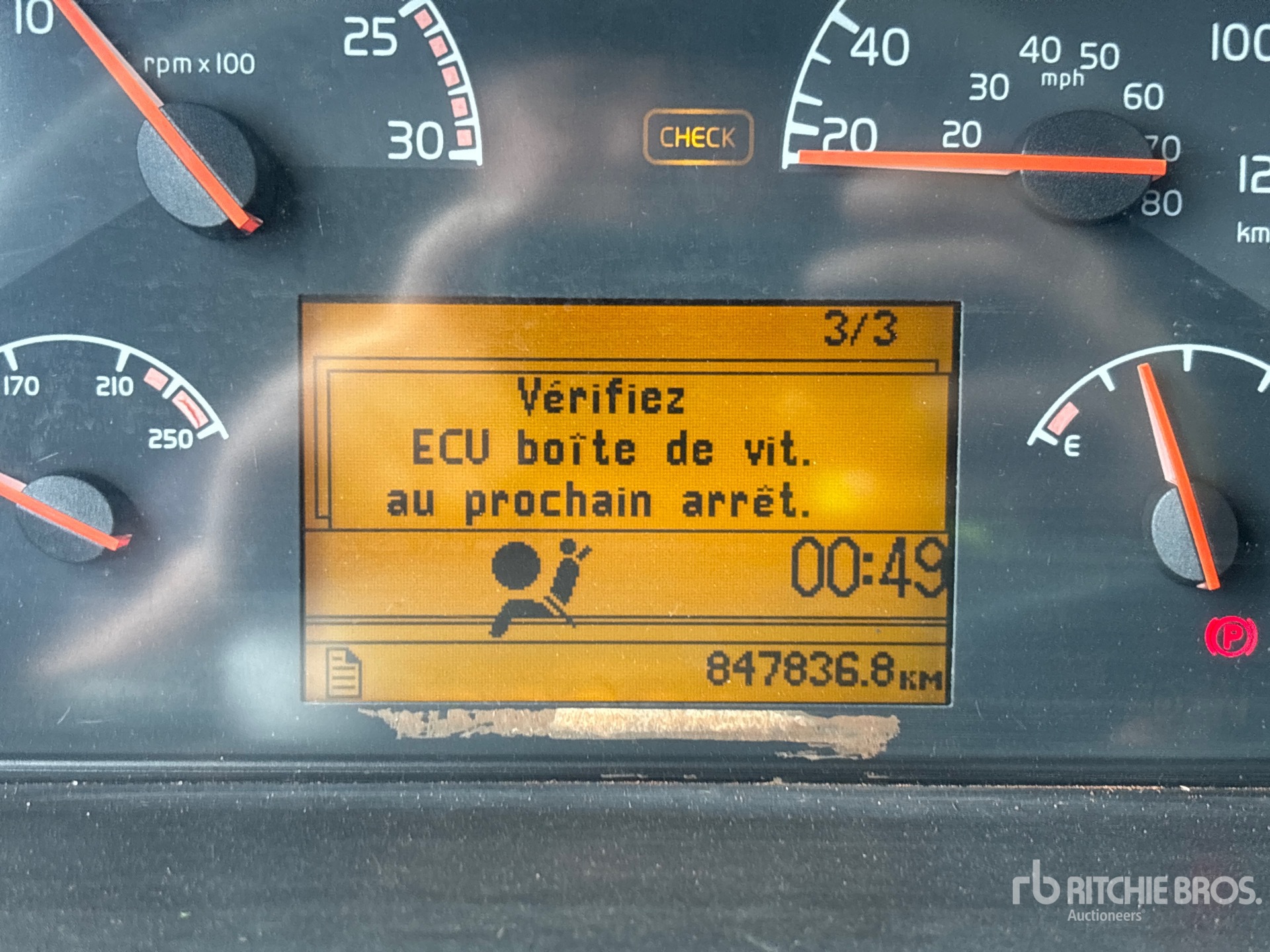 2004 Volvo VNM