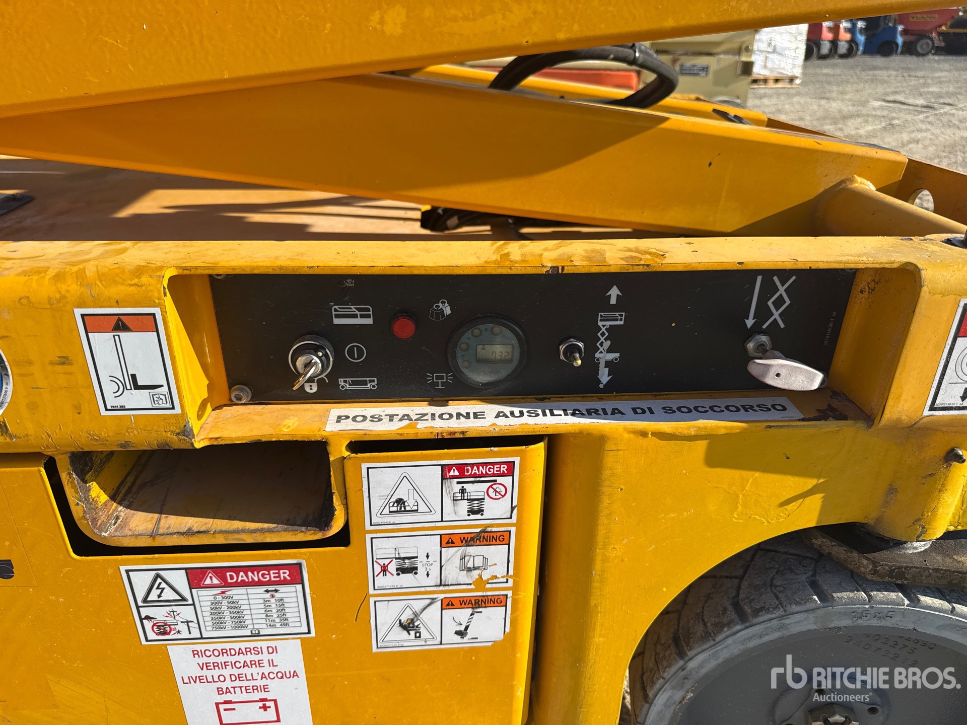 2015 Haulotte COMPACT12