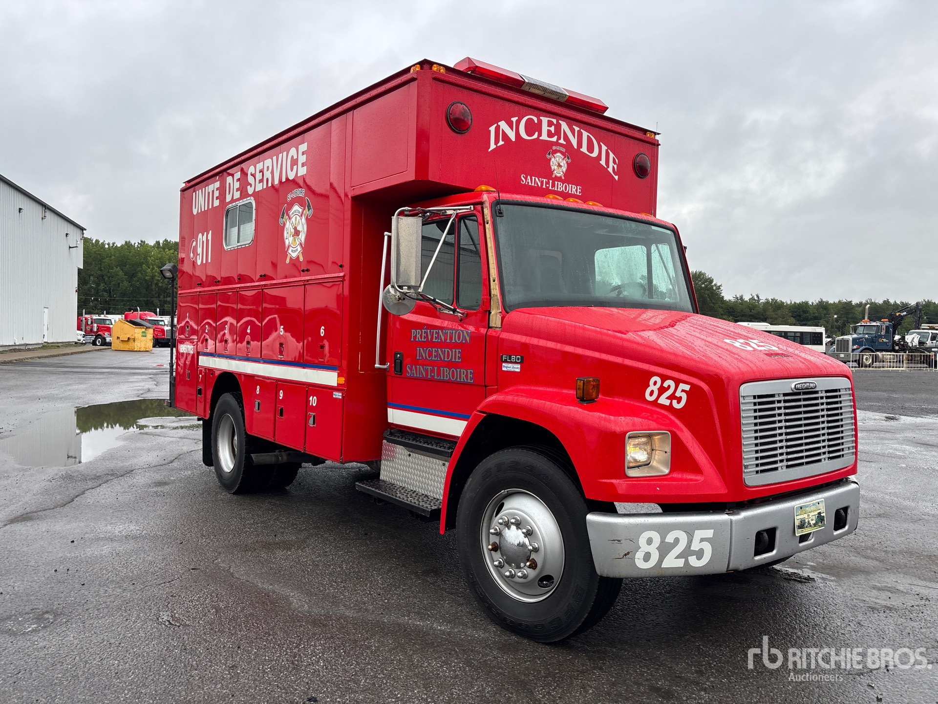 2001 Freightliner FL80