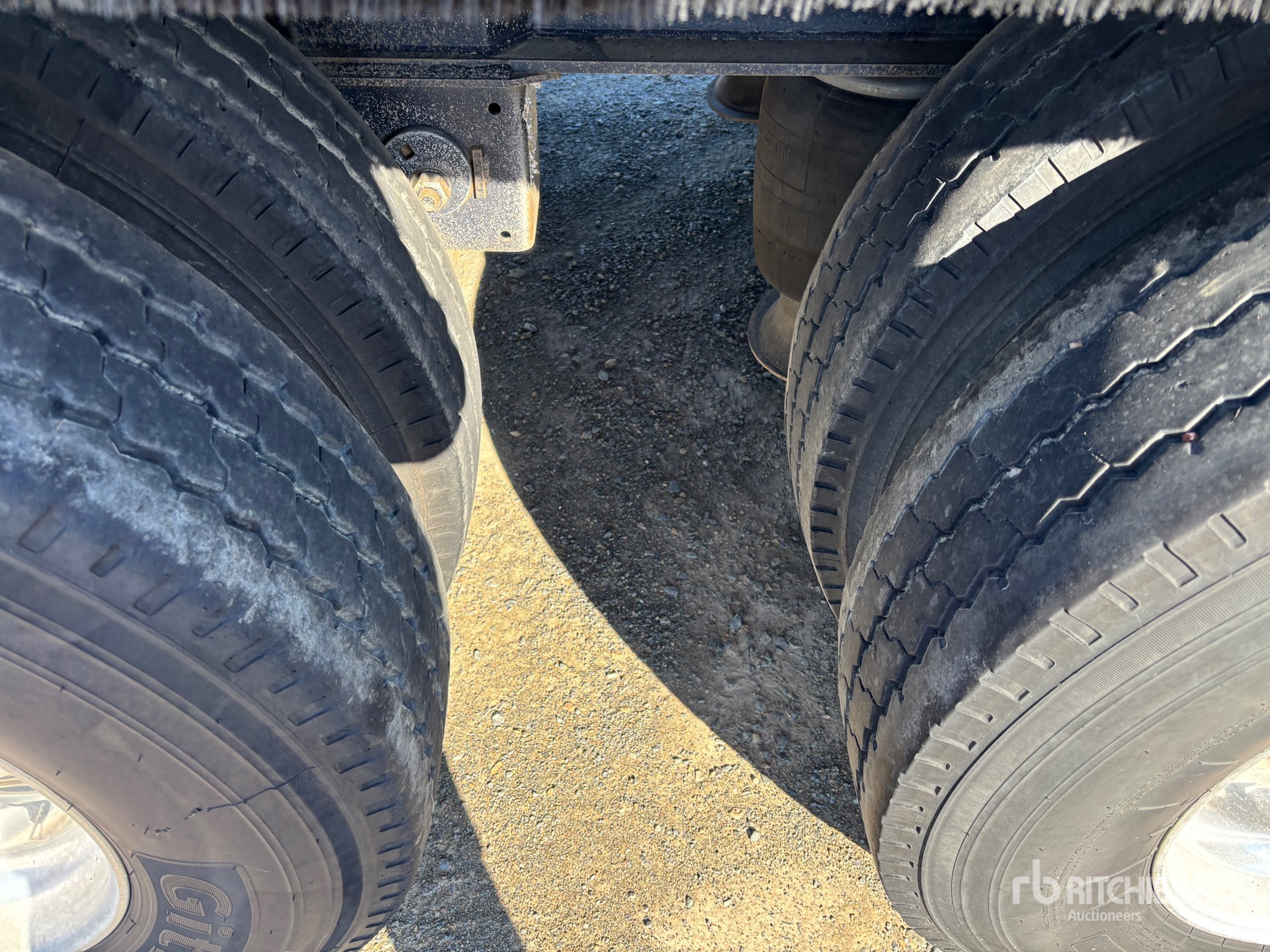 2021 Moore 9.8 m Tri/A Step Deck