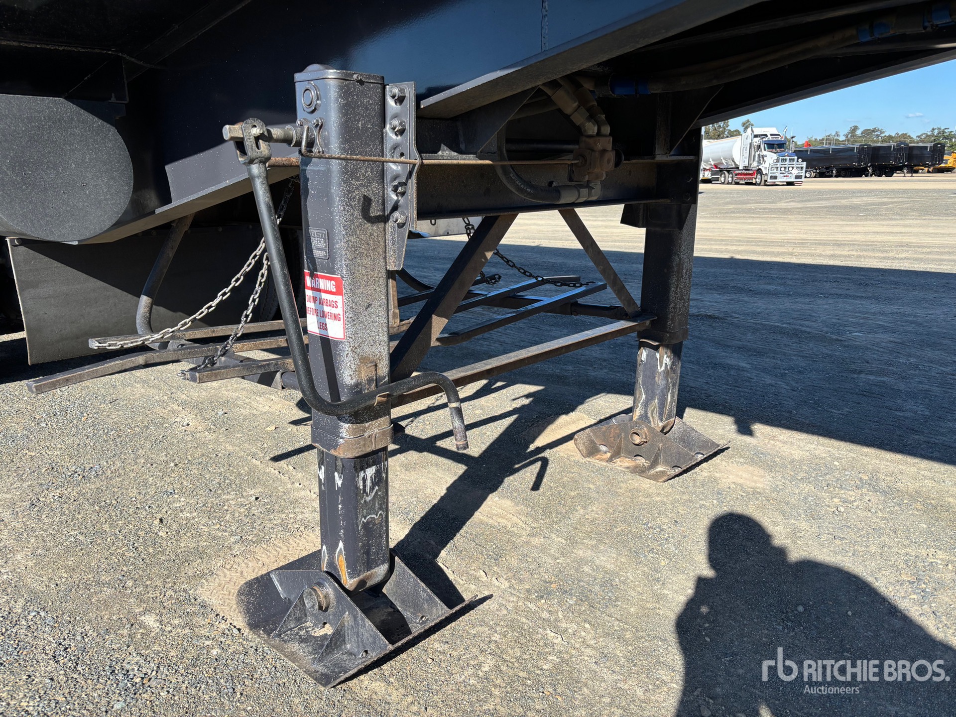 2021 Moore 9.8 m Tri/A Step Deck