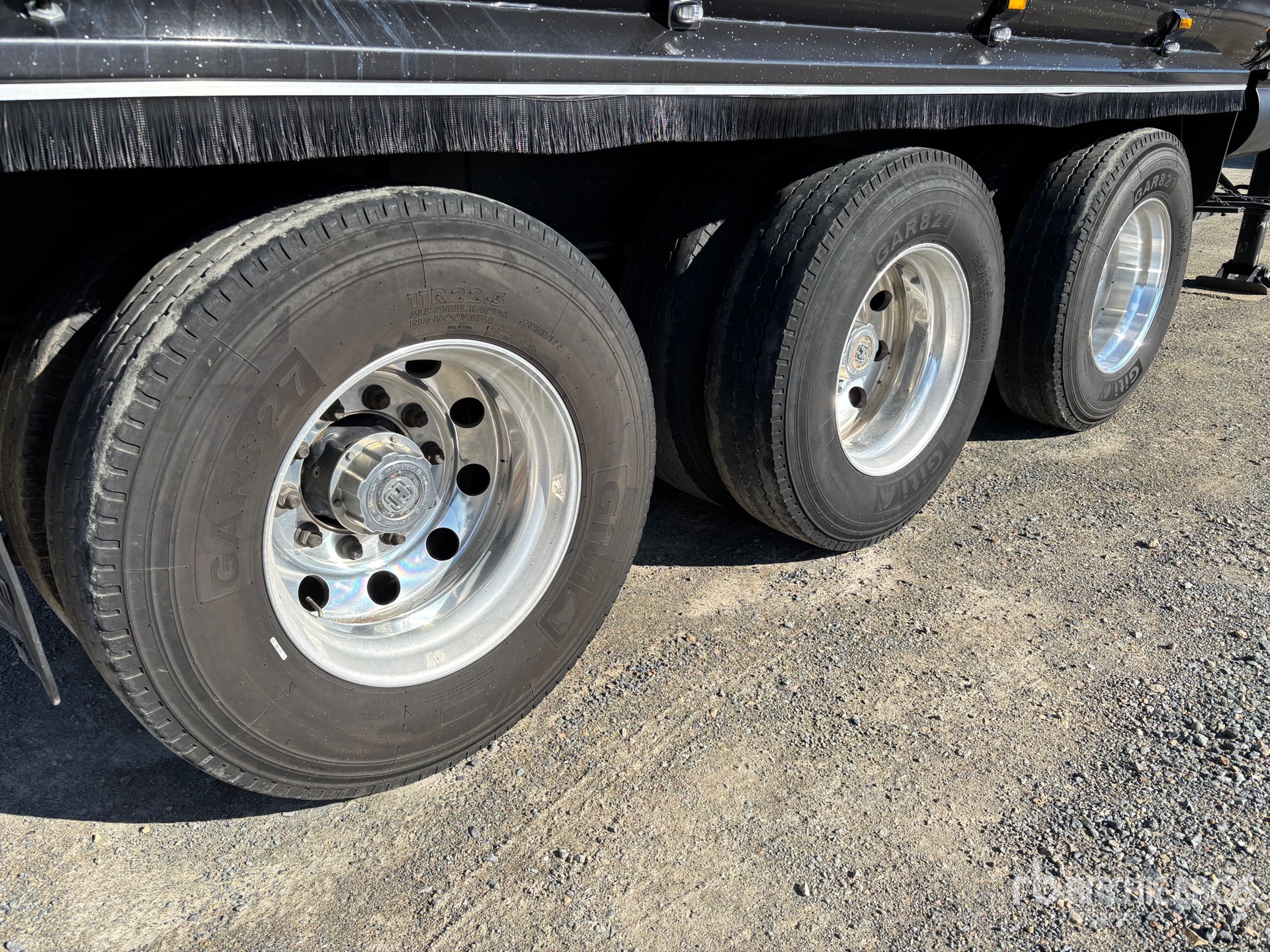 2021 Moore 9.8 m Tri/A Step Deck