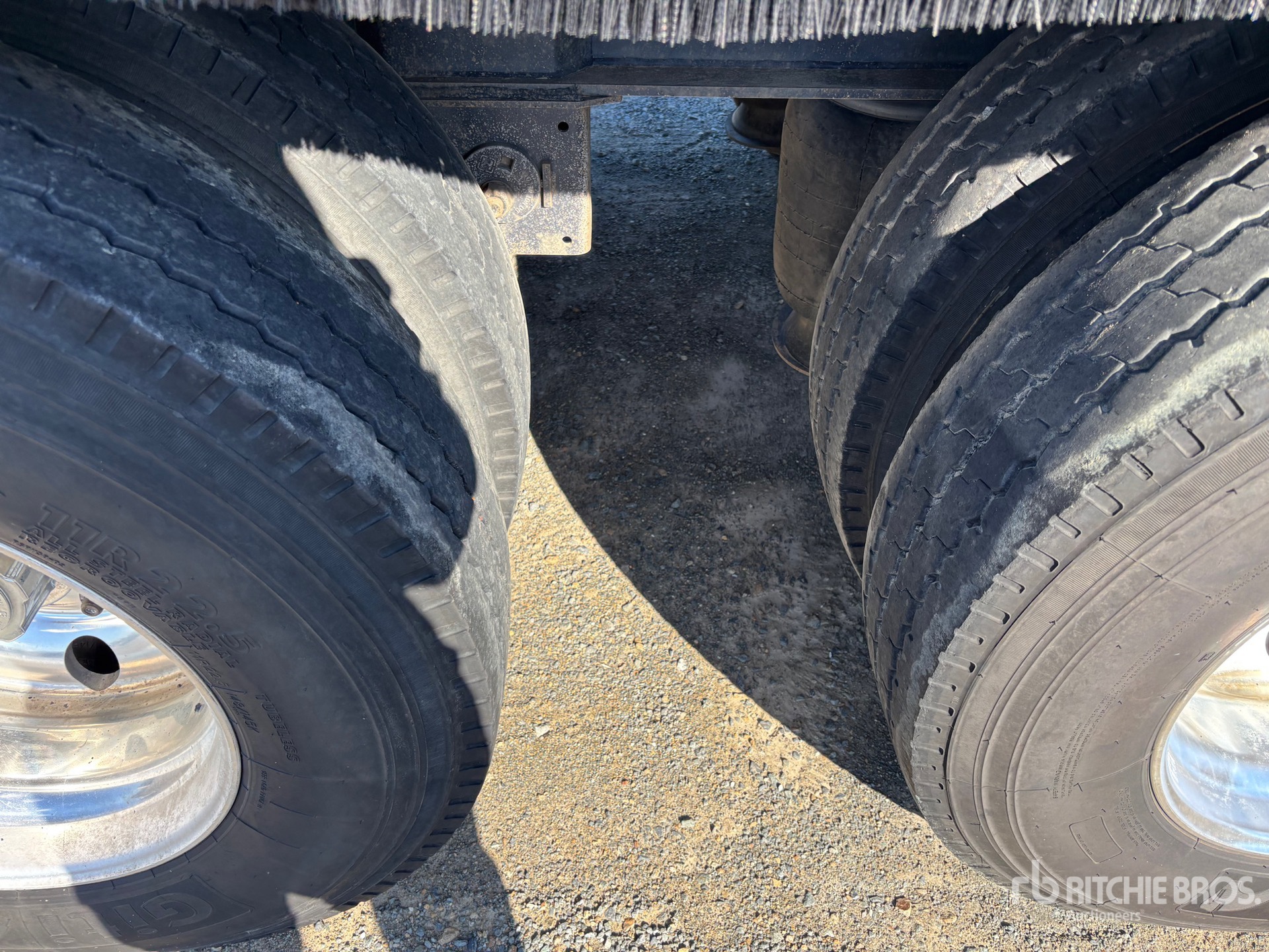 2021 Moore 9.8 m Tri/A Step Deck