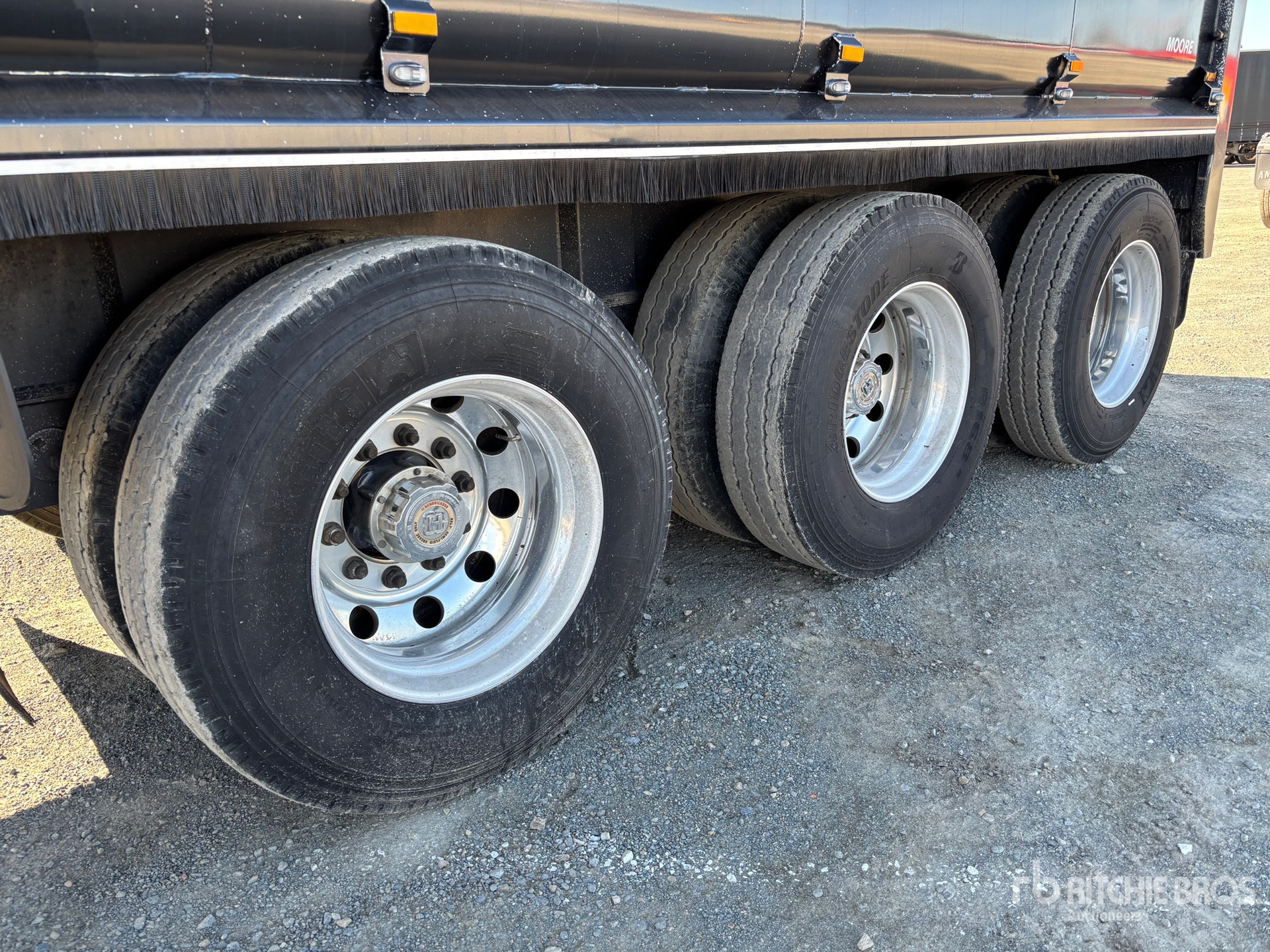 2021 Moore 9.8 m Tri/A Step Deck