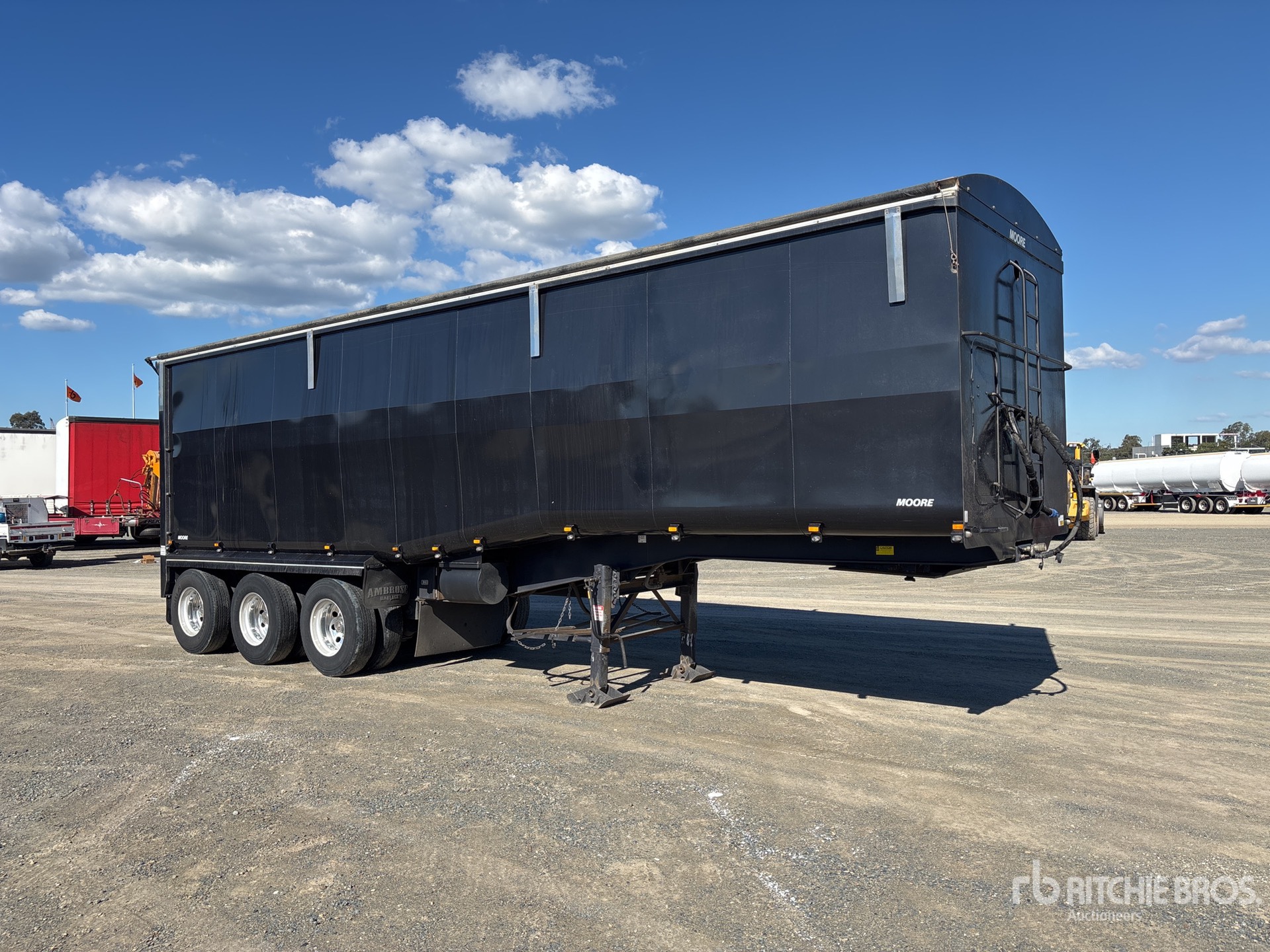 2021 Moore 9.9 M TRI/A STEP DECK