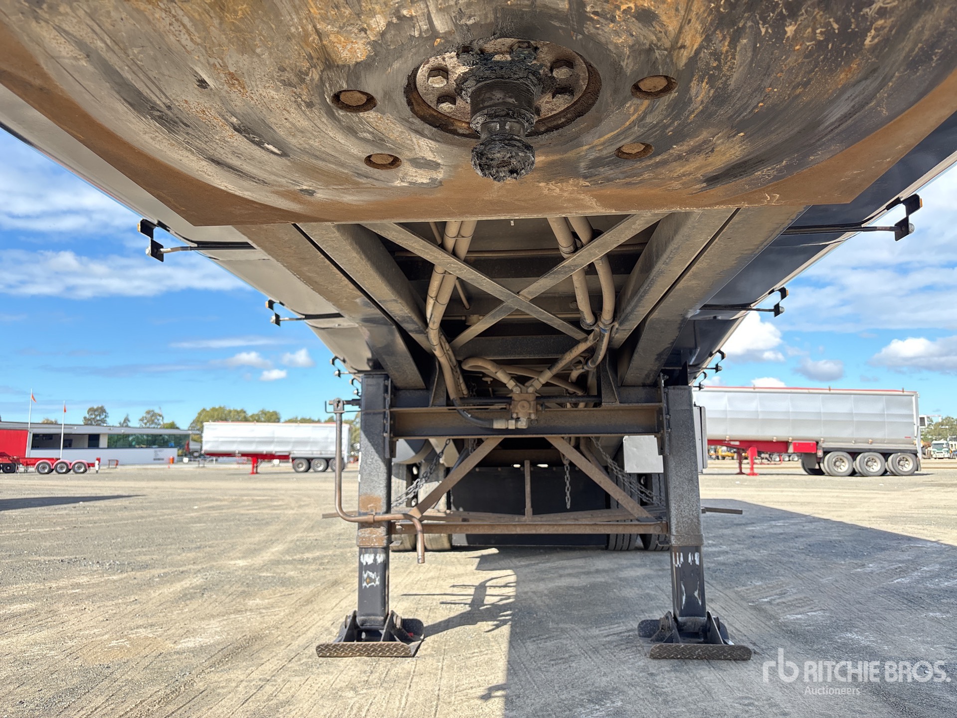 2022 Moore 9.9 M TRI/A STEP DECK
