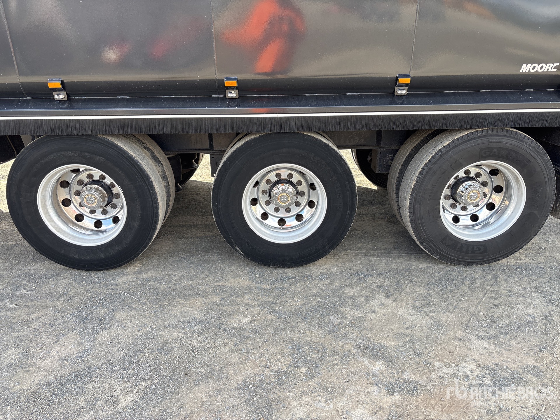 2022 Moore 9.9 M TRI/A STEP DECK