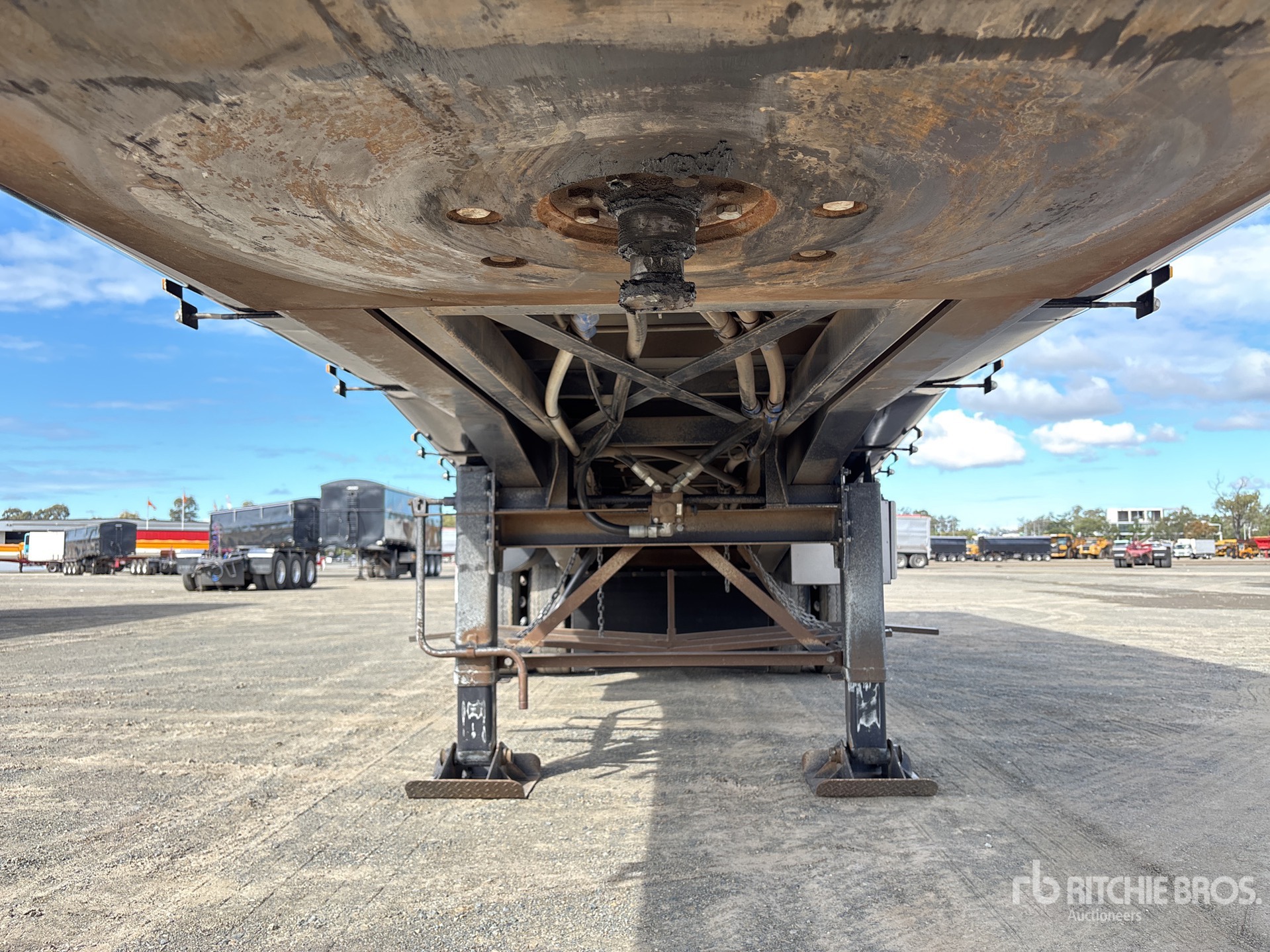 2022 Moore 9.9 M TRI/A STEP DECK