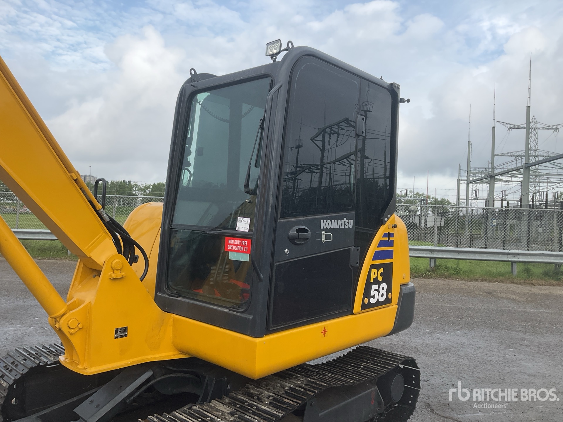 Komatsu PC58-8
