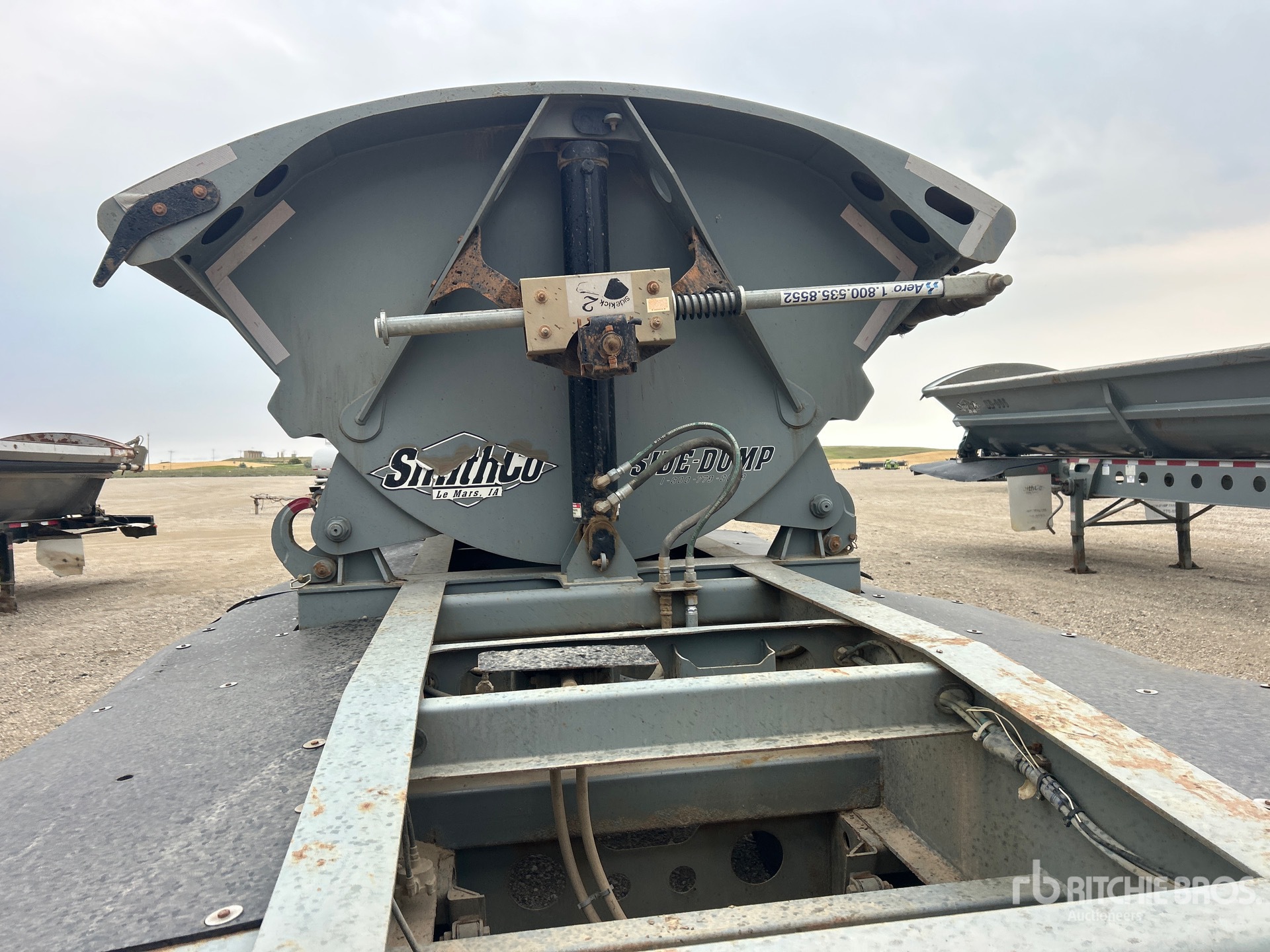 2013 Smithco 32 ft Tri/A
