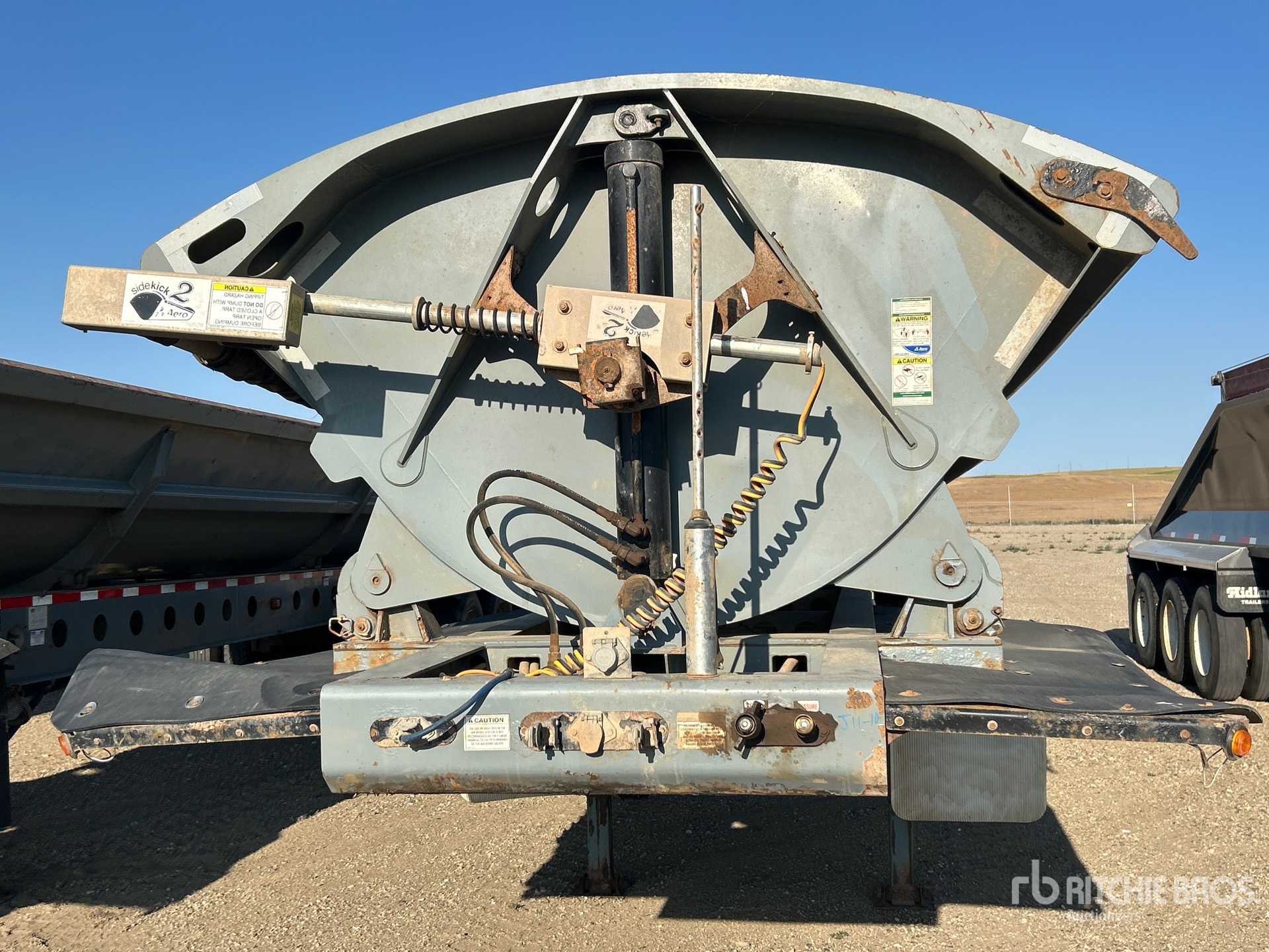 2015 Smithco 32 ft Tri/A