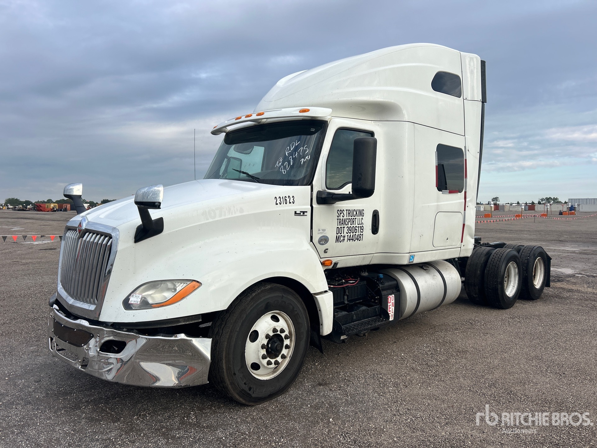 2020 International LT625