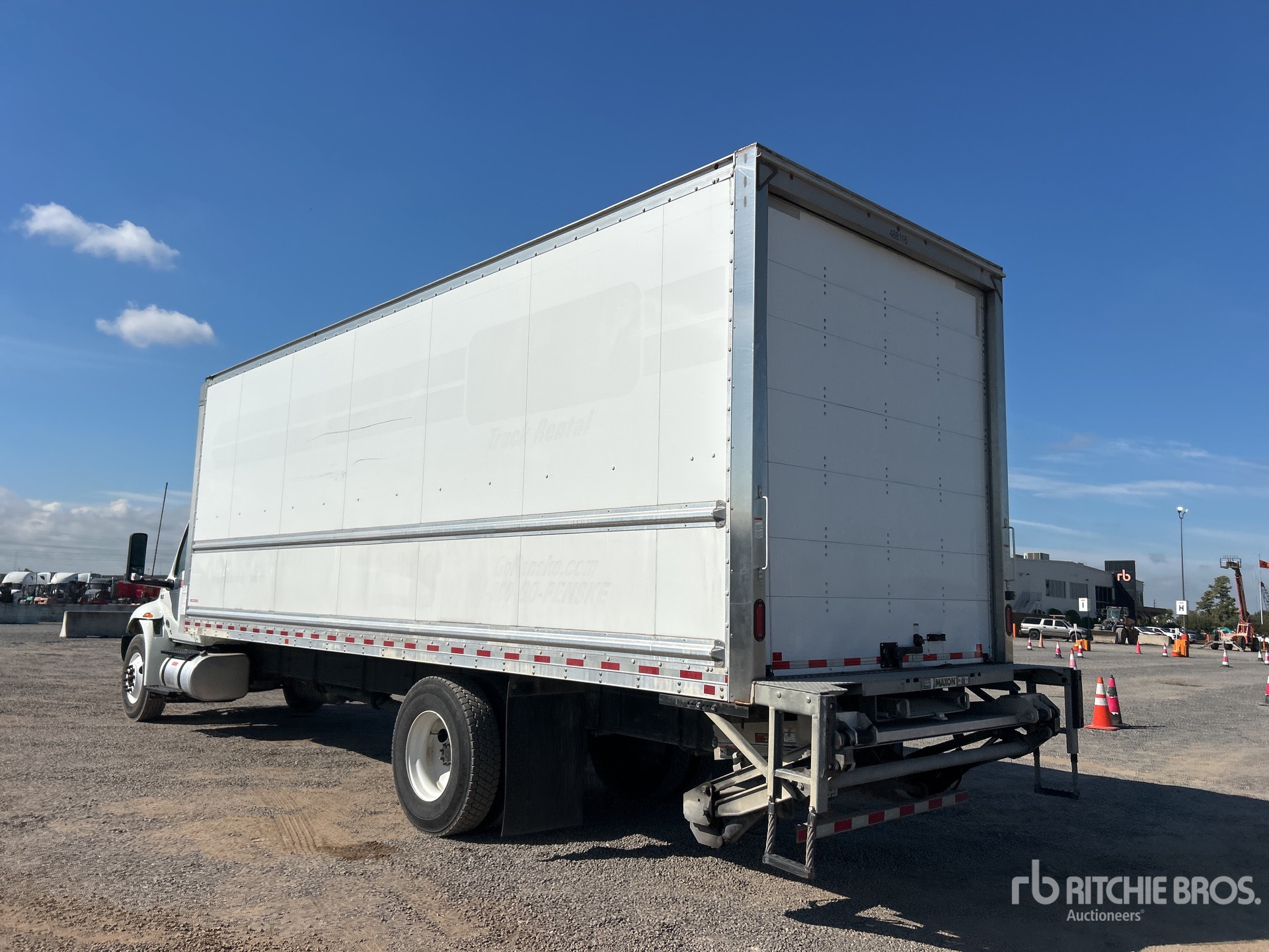 2018 Freightliner CASCADIA 126