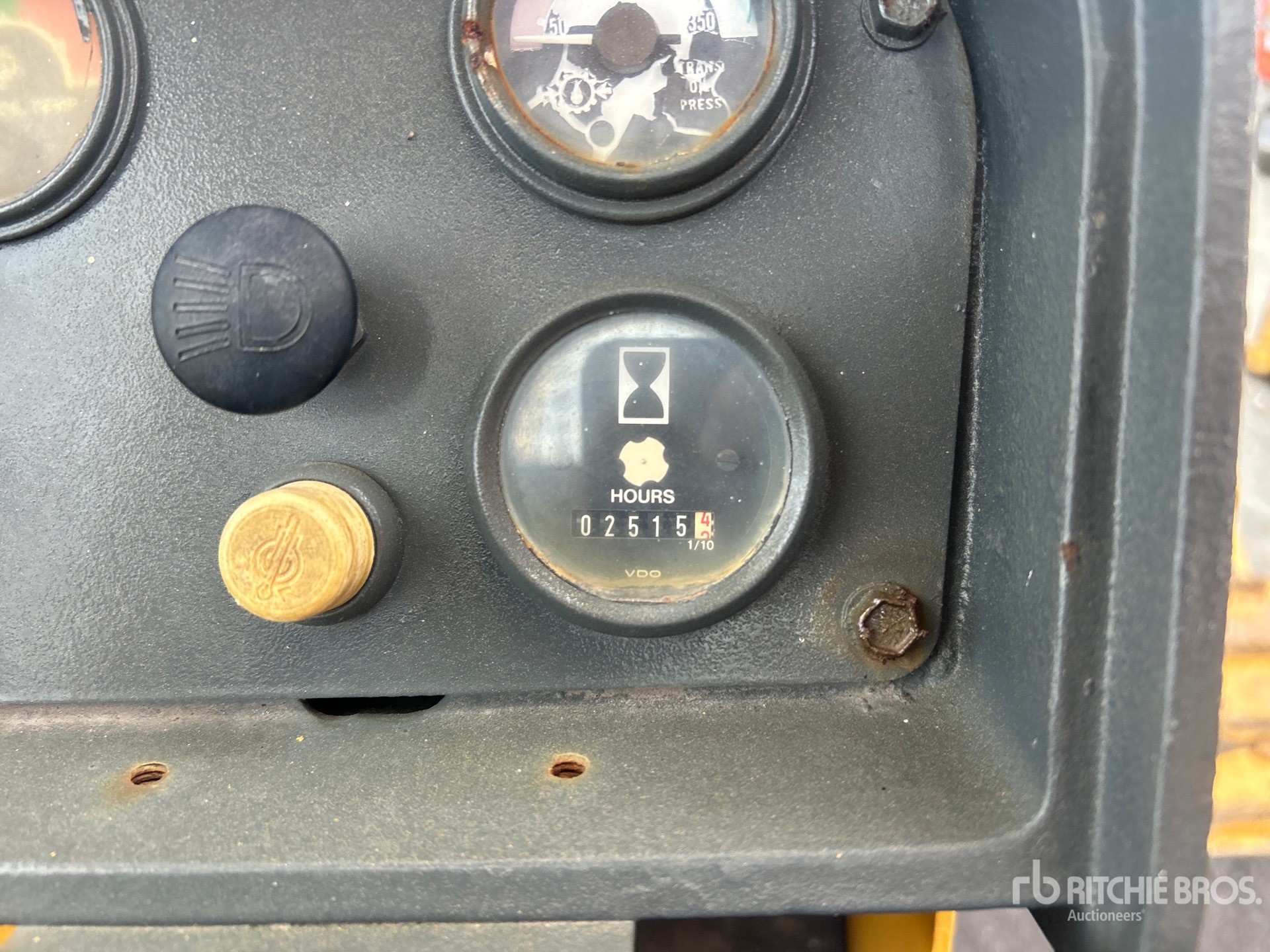 1995 John Deere 750B LT