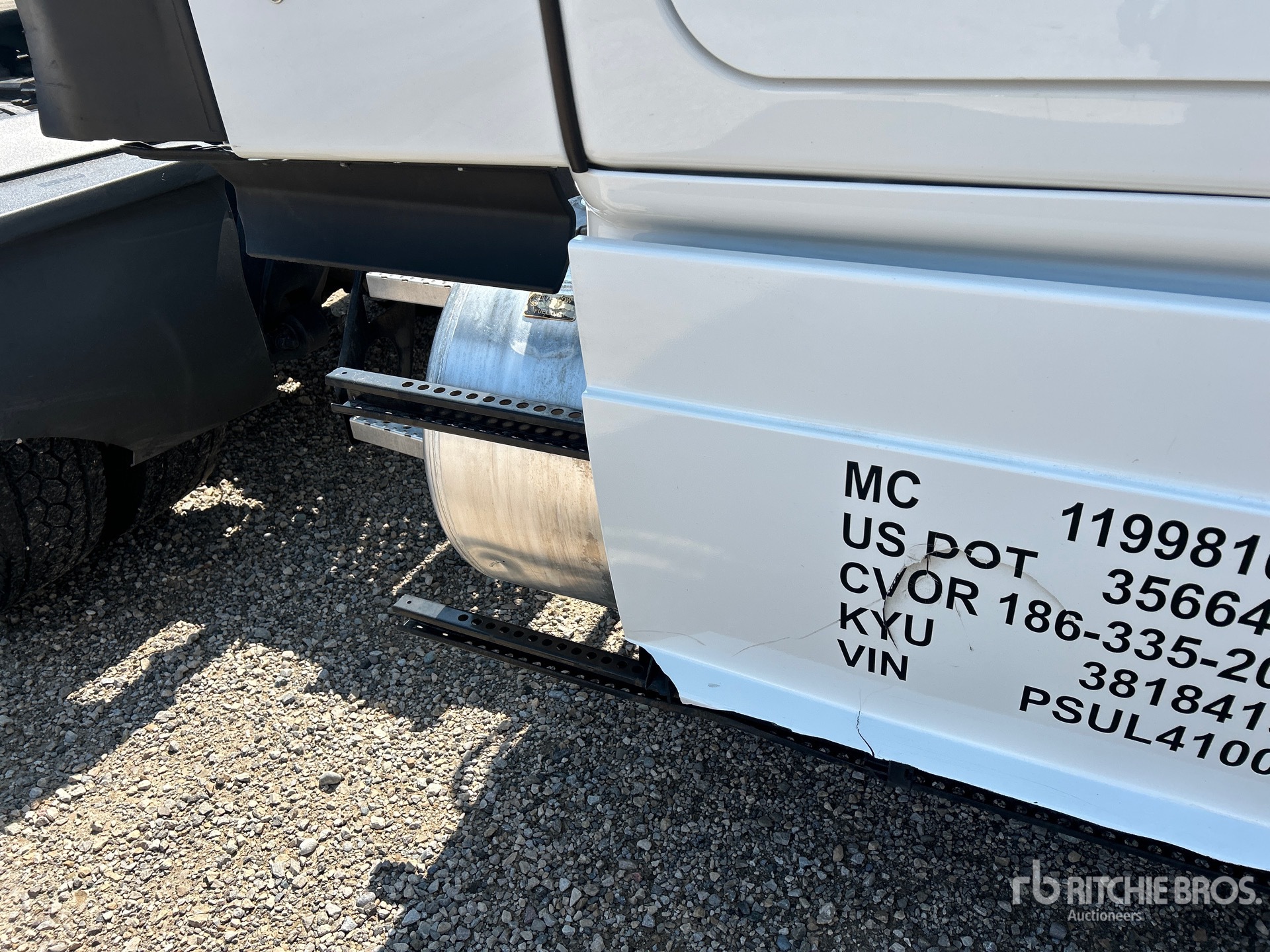2023 Freightliner CASCADIA 126