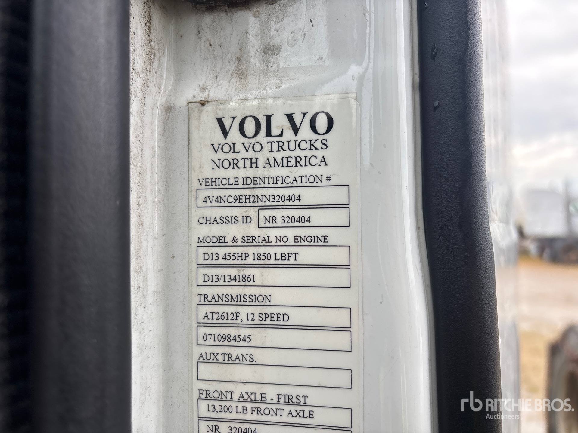 2022 Volvo VNL760