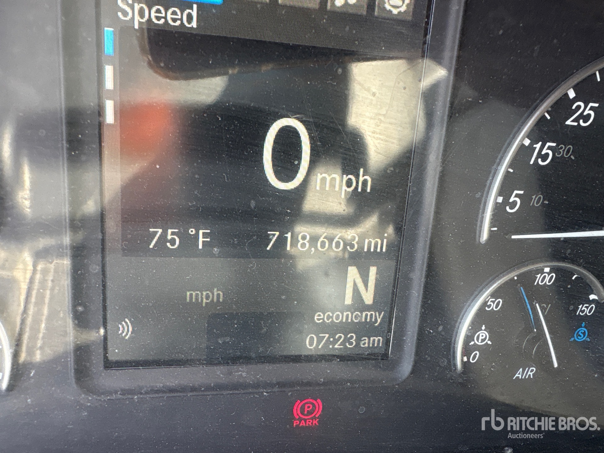 2019 Freightliner CASCADIA 126