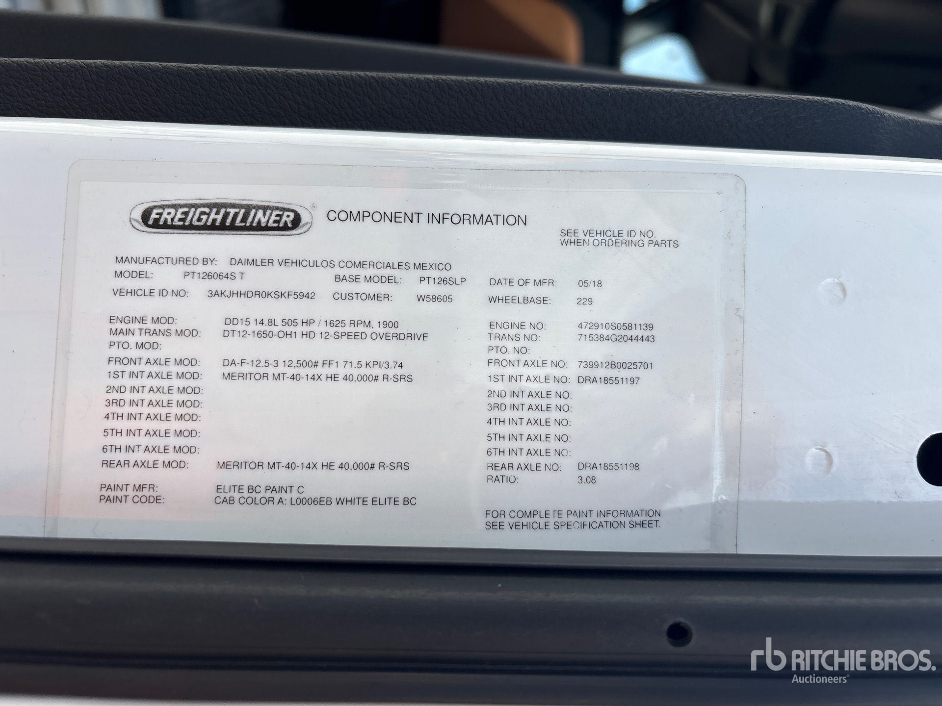 2019 Freightliner CASCADIA 126