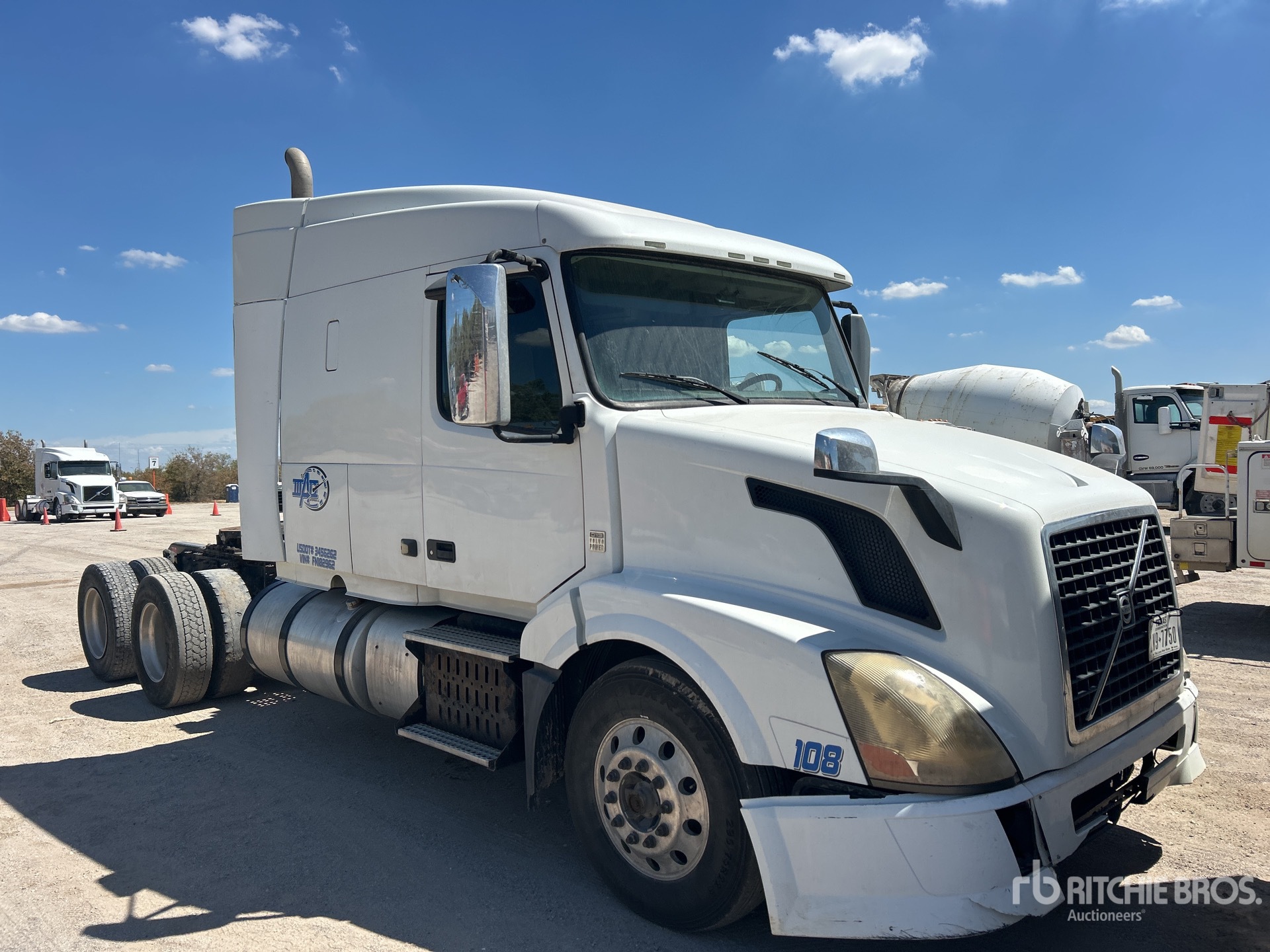 2015 Volvo VLN630