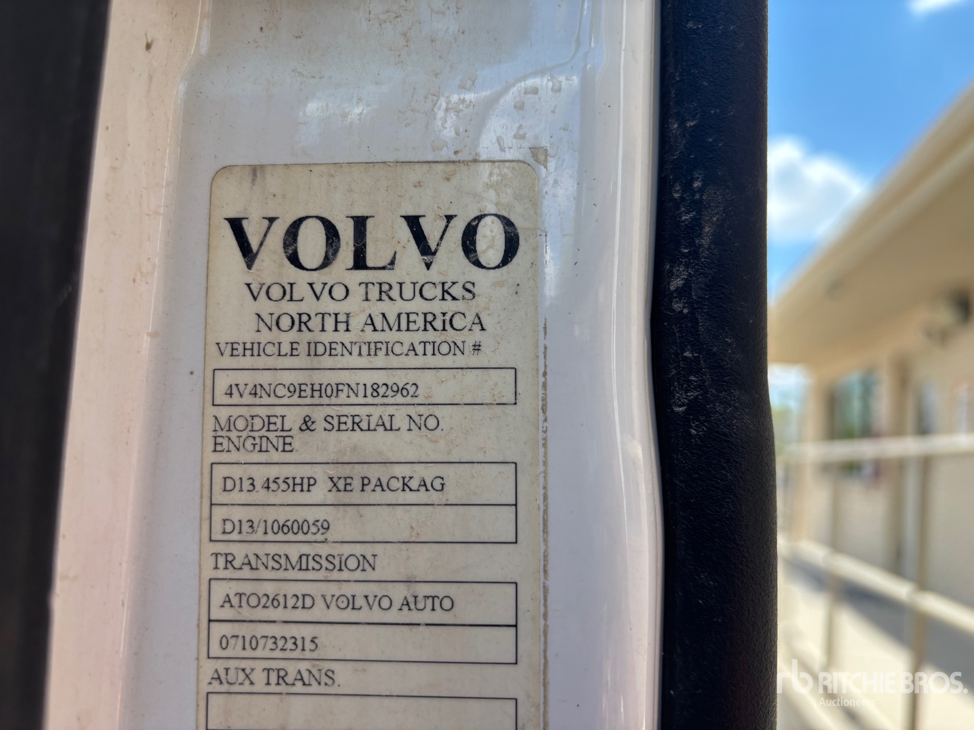 2015 Volvo VLN630