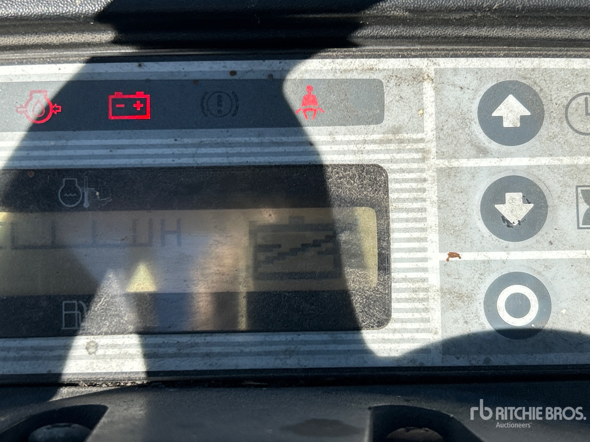 2015 Nissan CF40LP