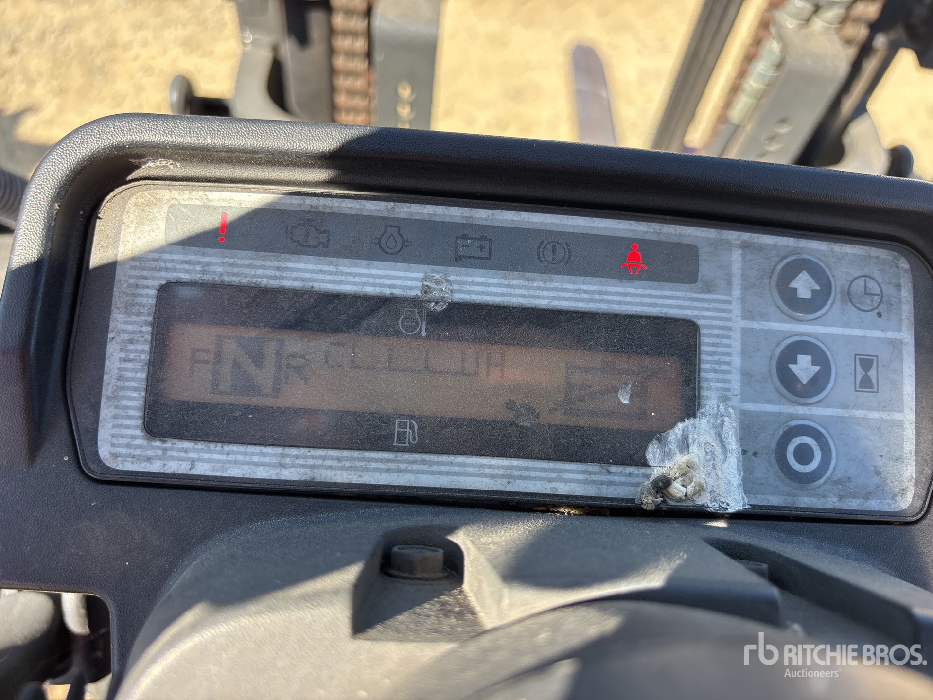 2015 Nissan CF40LP
