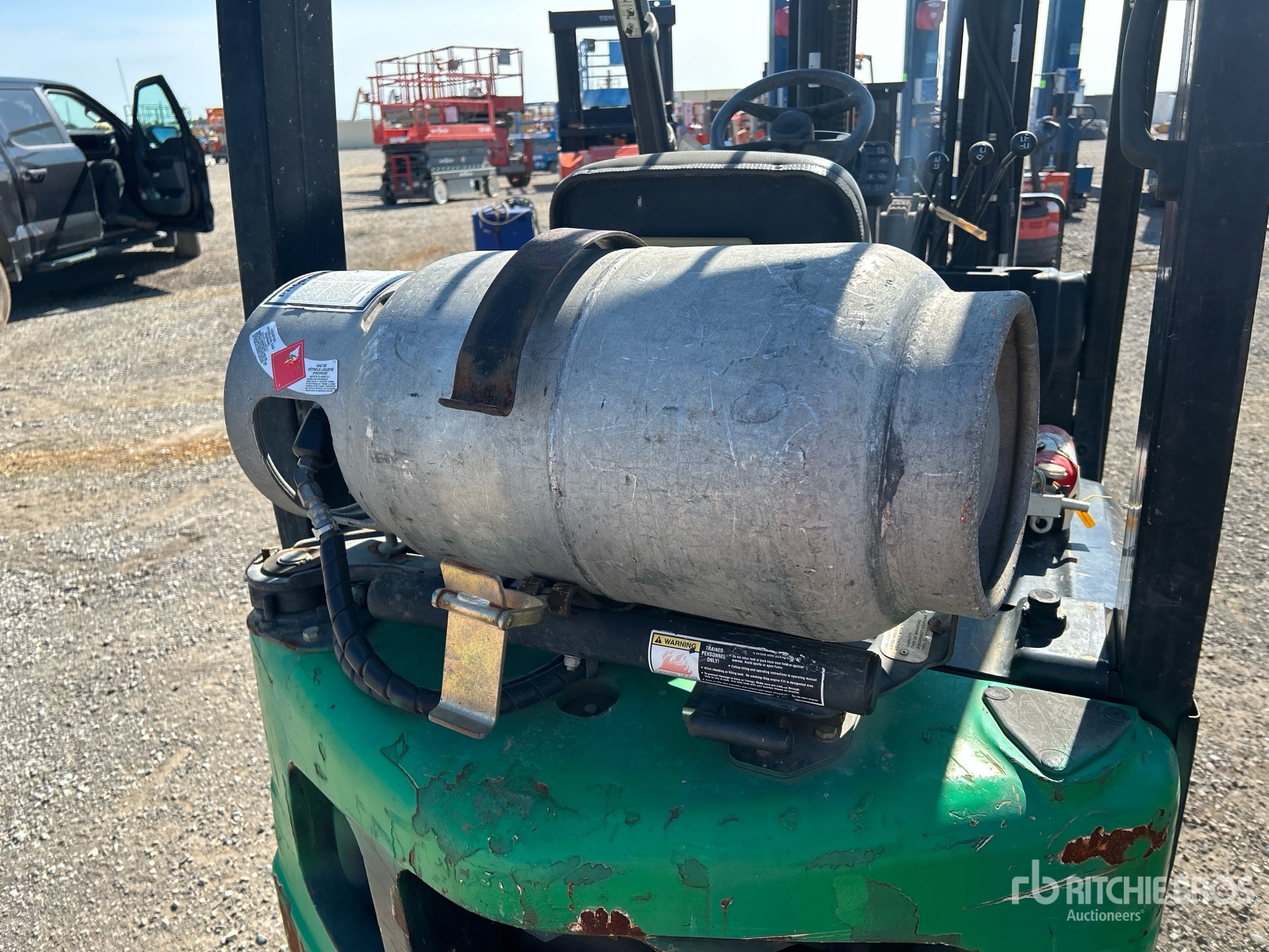 2016 Yale GL0030VXNRAE084