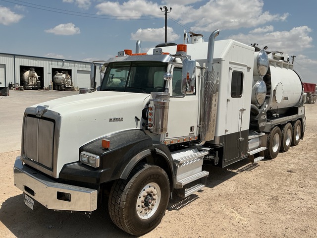 2016 Western Star 4900 8x6 Vacuum Excavator Truck