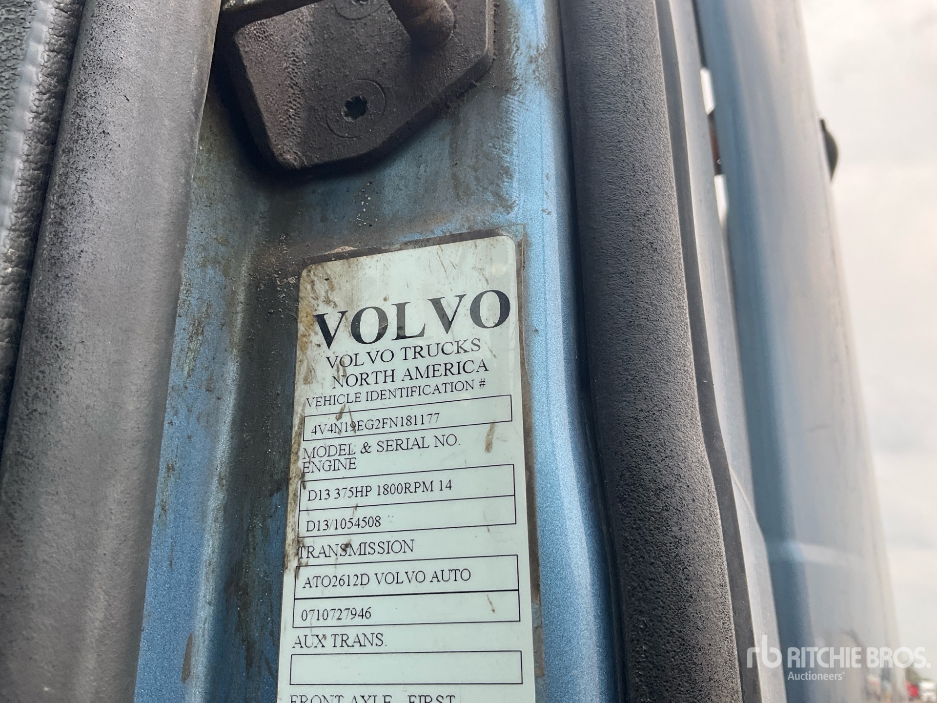 2015 Volvo VNL